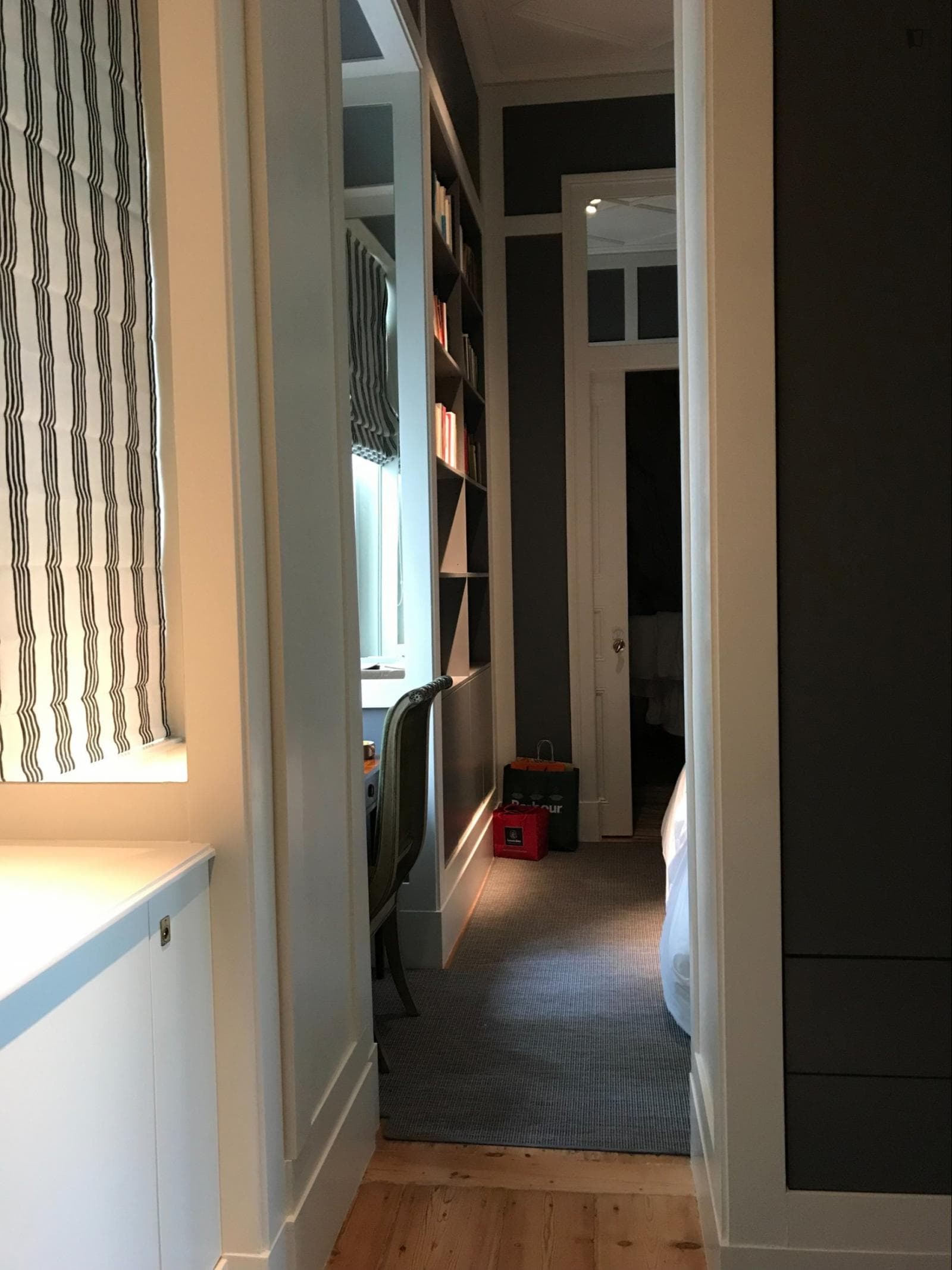 Ensuite double bedroom in a 2-bedroom apartment near Saldanha metro station photo 1