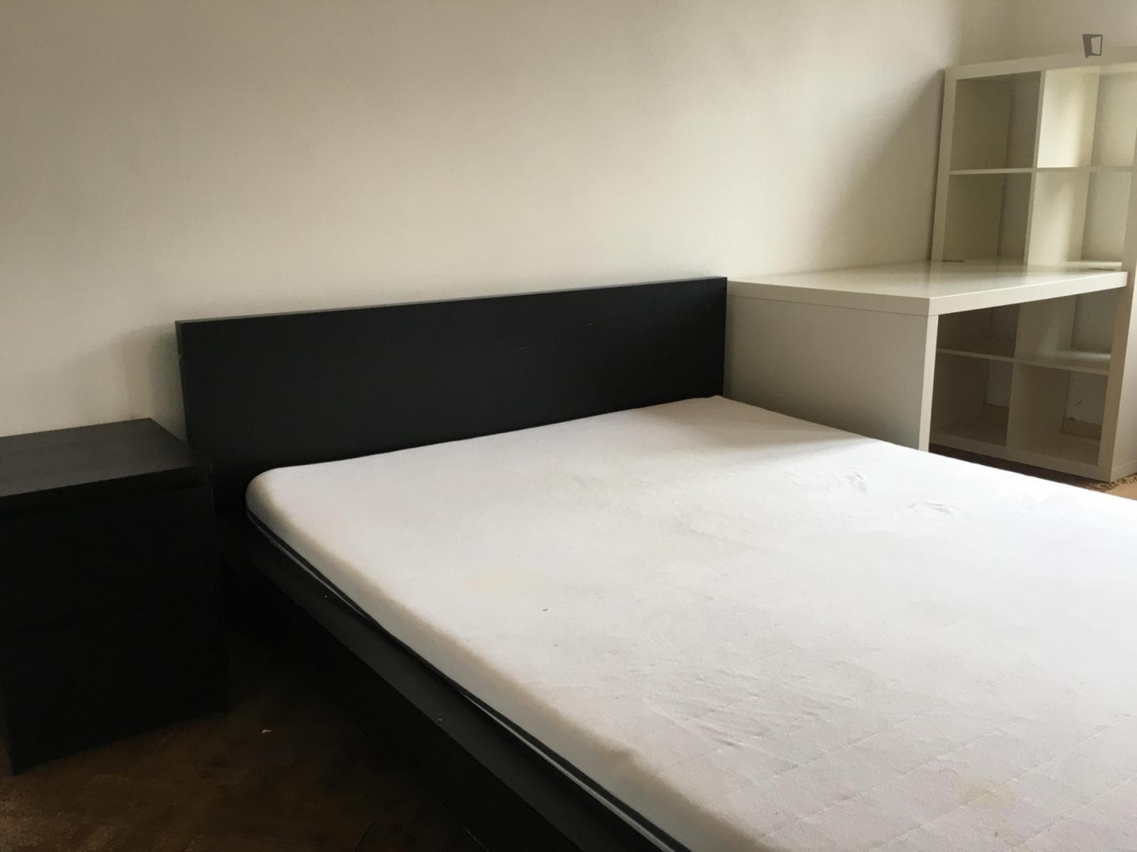 Great double bedroom close to Casa da Música metro station photo 1