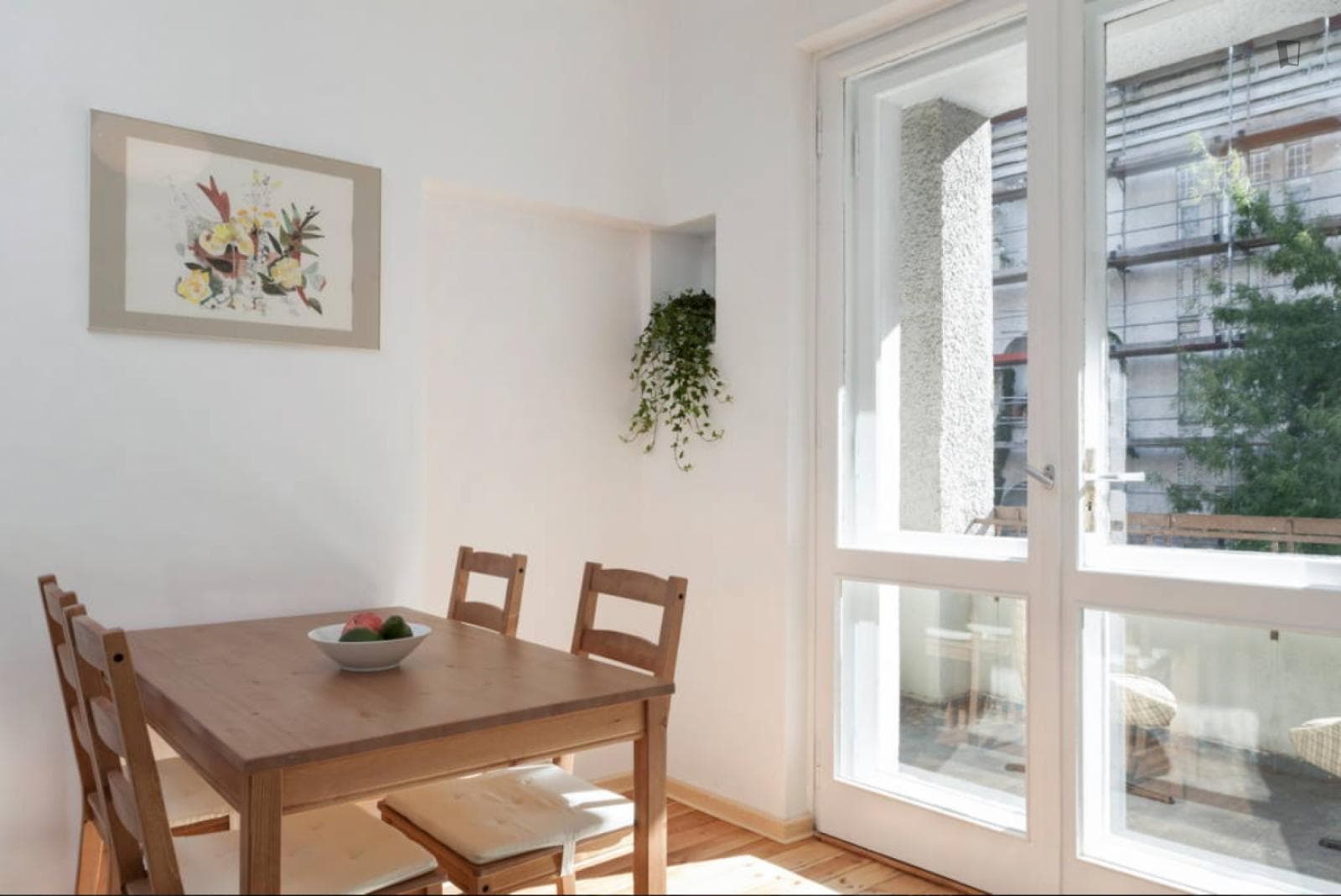 Cool 1-bedroom flat in proximity to U Wilmersdorfer Str. metro station photo 1