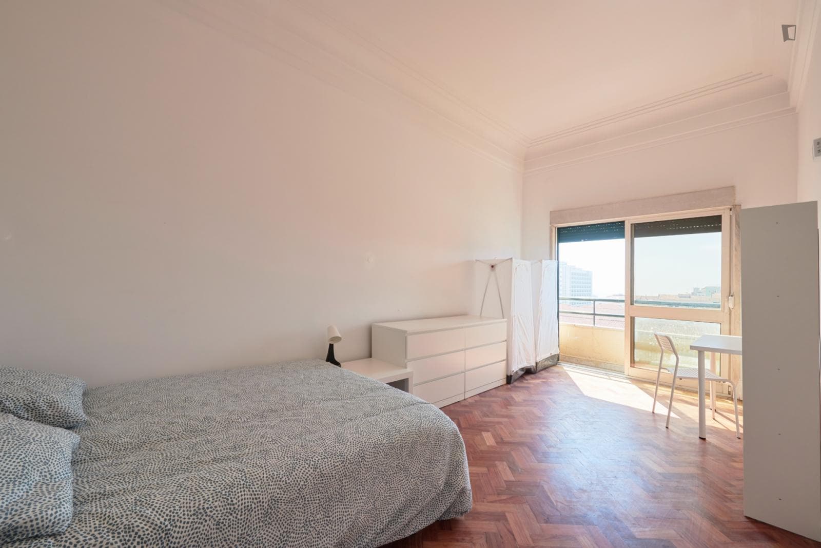 Lovely double bedroom with balcony near the Miradouro Parque Eduardo VII photo 1