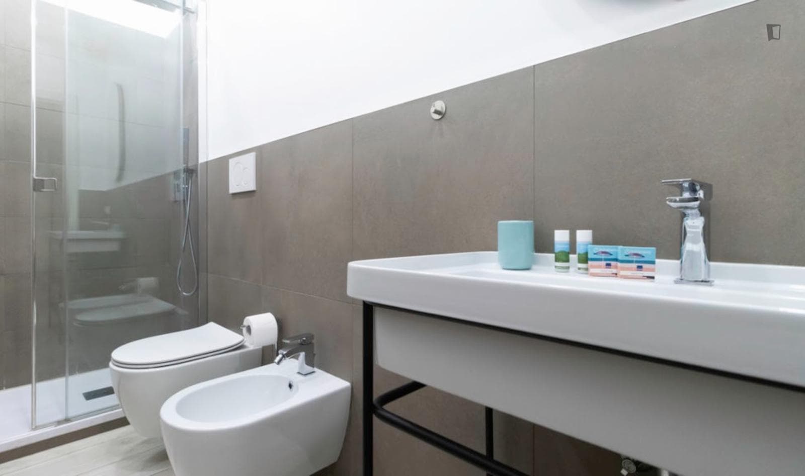 Stylish 1-Bedroom apartment close to Cenisio metro station photo 1