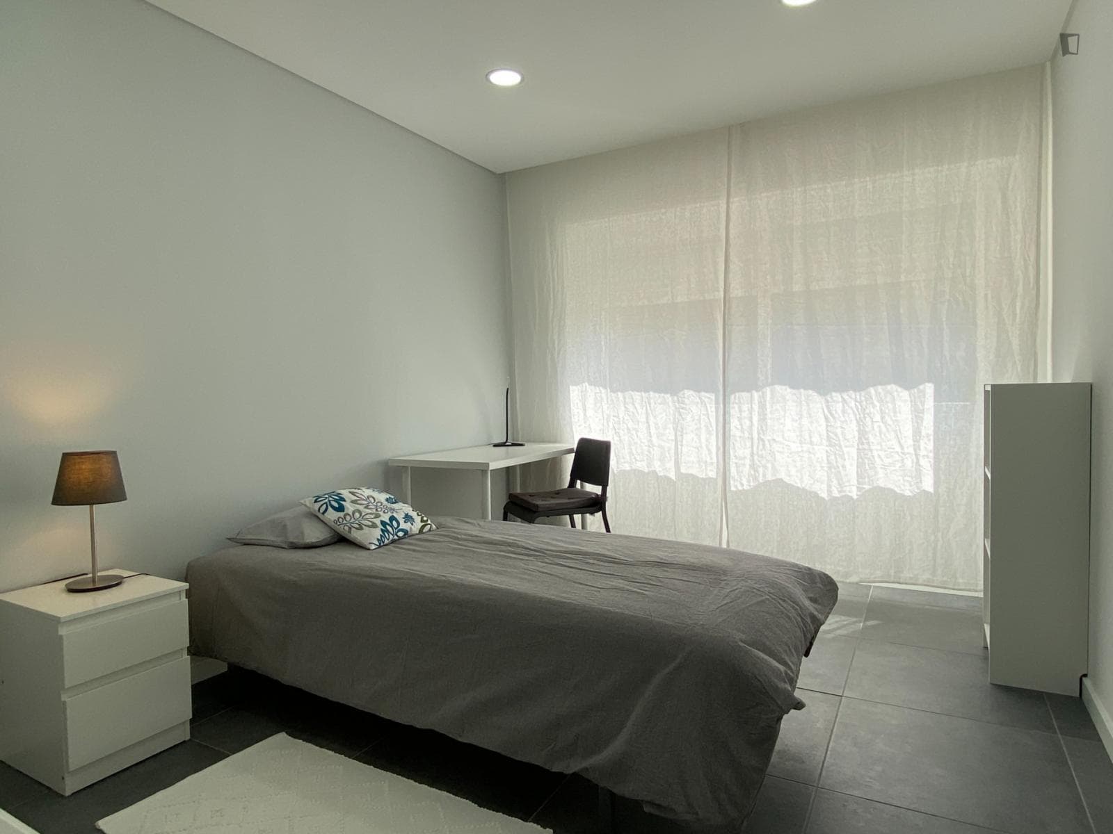 Pleasant single bedroom in residential Pontinha photo 1