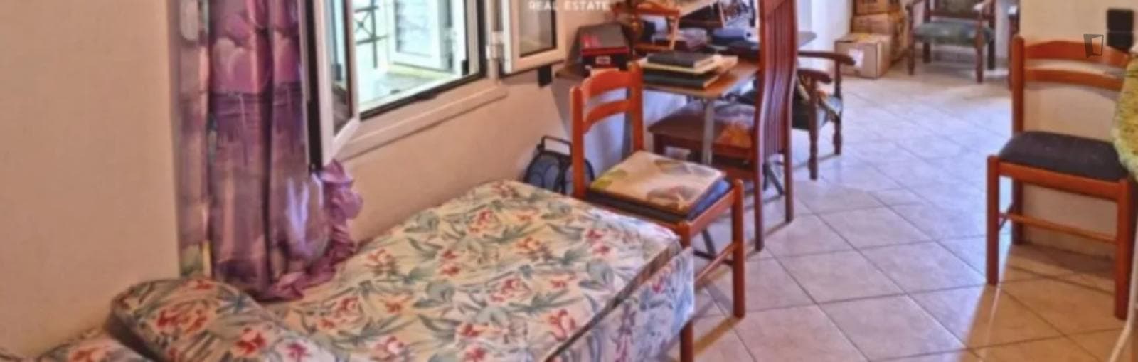 Cozy bedroom near Laurio photo 1