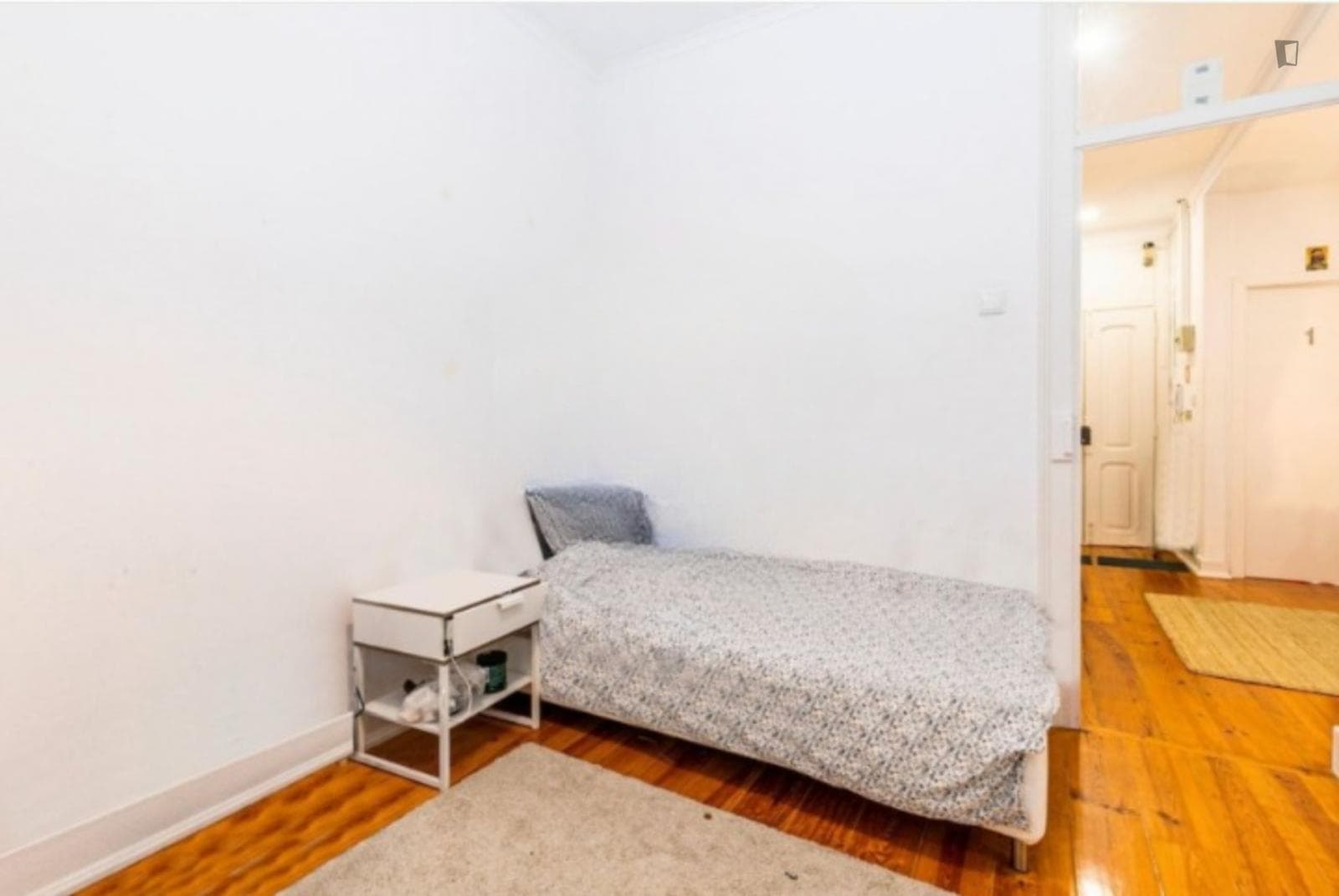 Cosy design room large apartment photo 1