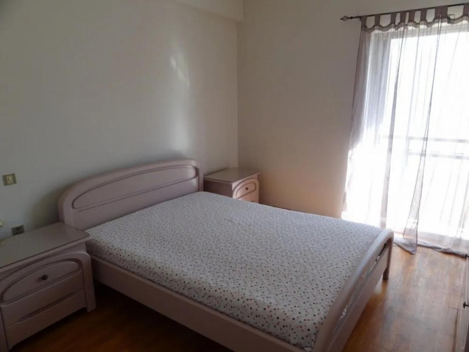 Nice 1-bedroom apartment near Ilion square park photo 1