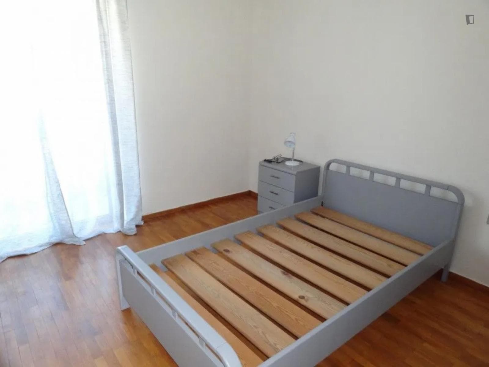 Cozy 1-bedroom apartment near Ilion square park photo 1