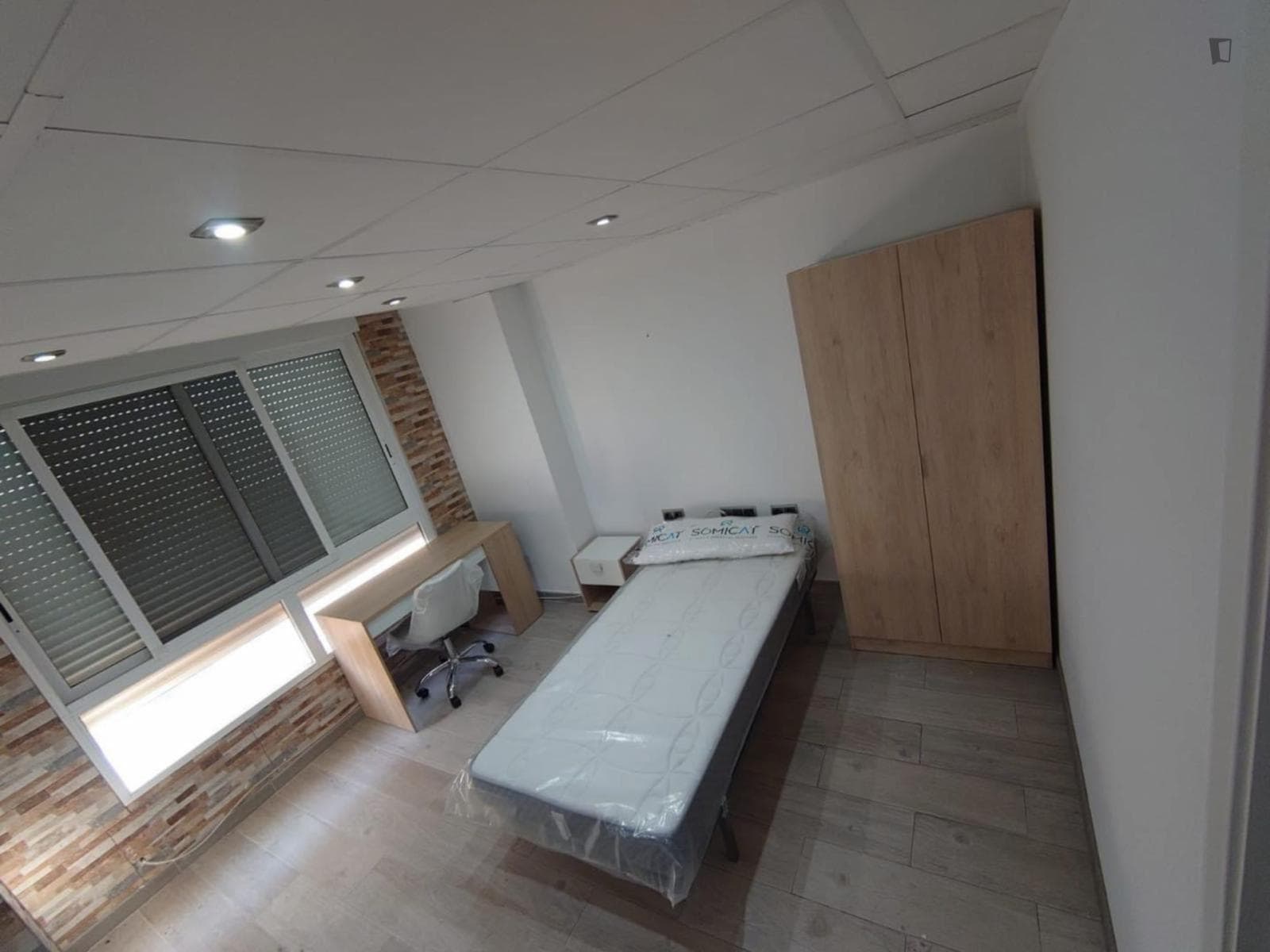 Bright room close to Facultad Ciencias Universidad de Alicante photo 1