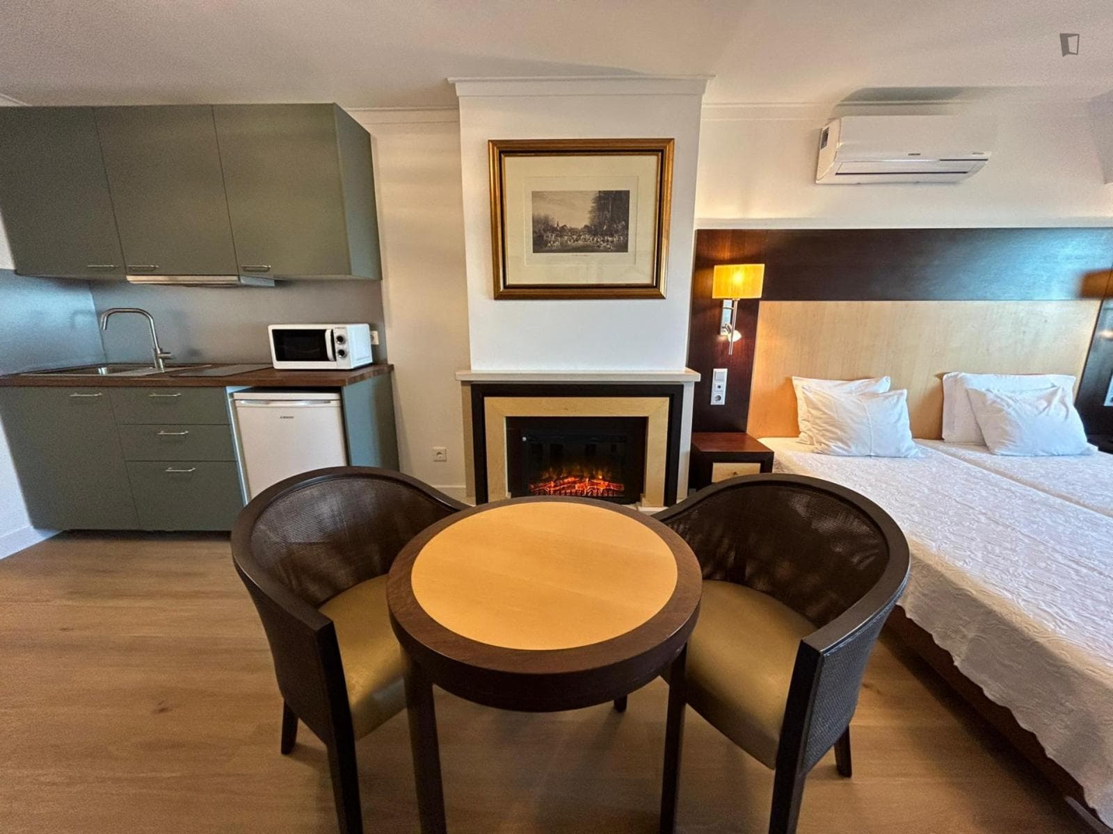 Nice studio with fireplace in Carnaxide photo 1