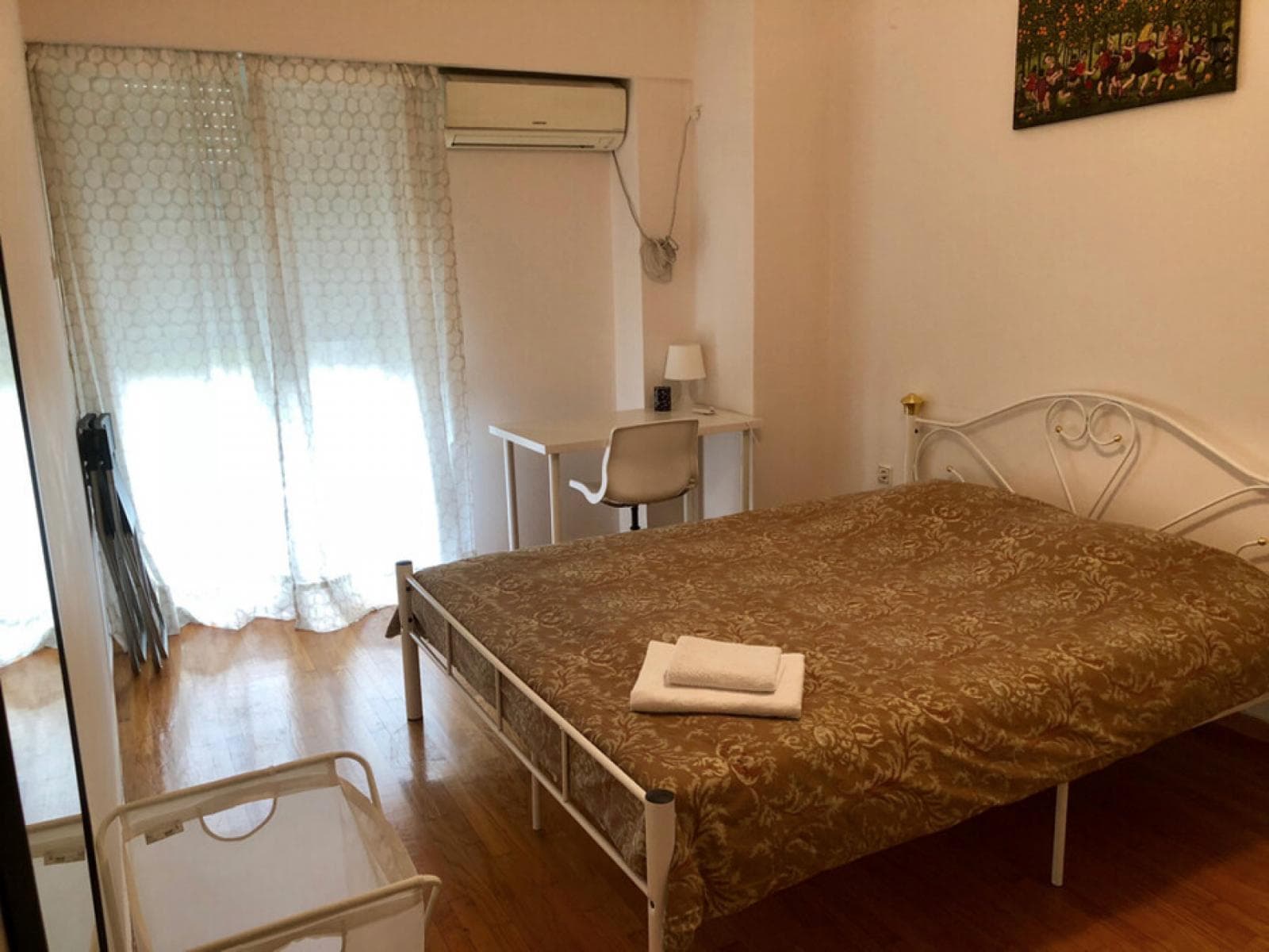 Double bedroom with balcony close to Omonia metro photo 1