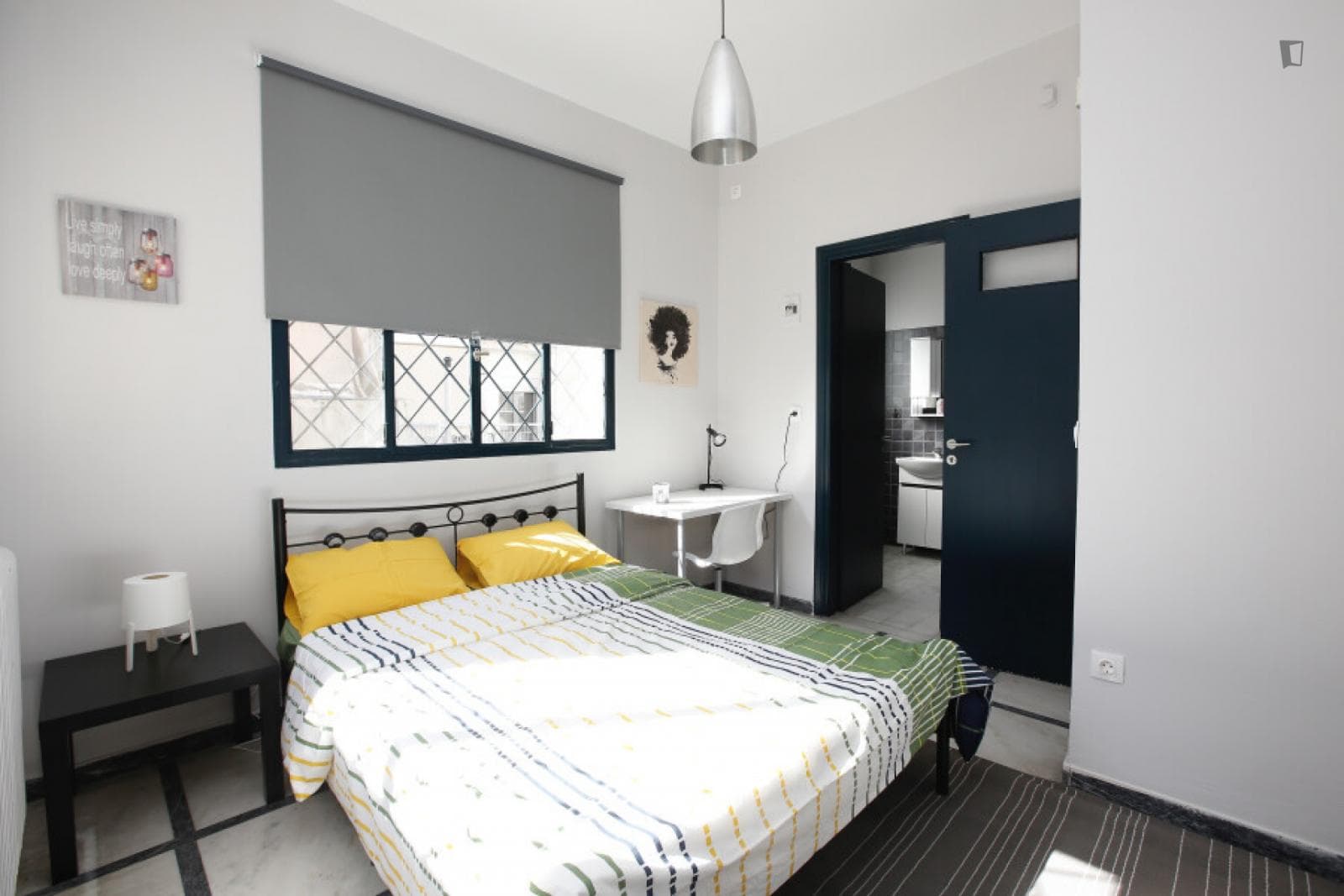 Cozy en-suite bedroom in the Attiki neighbourhood photo 1