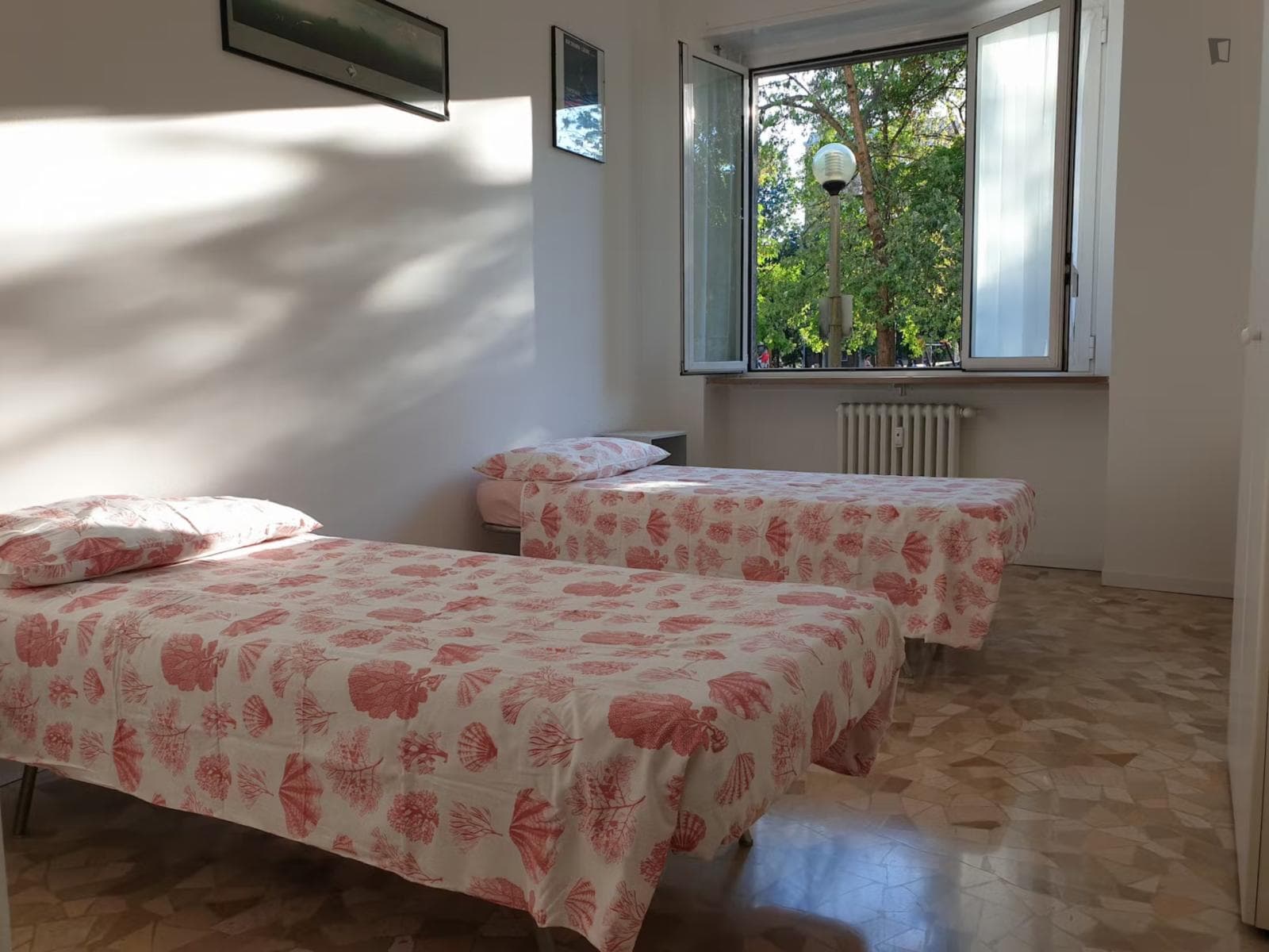Comfortable twin bedroom close to Università Cattolica del Sacro Cuore photo 1