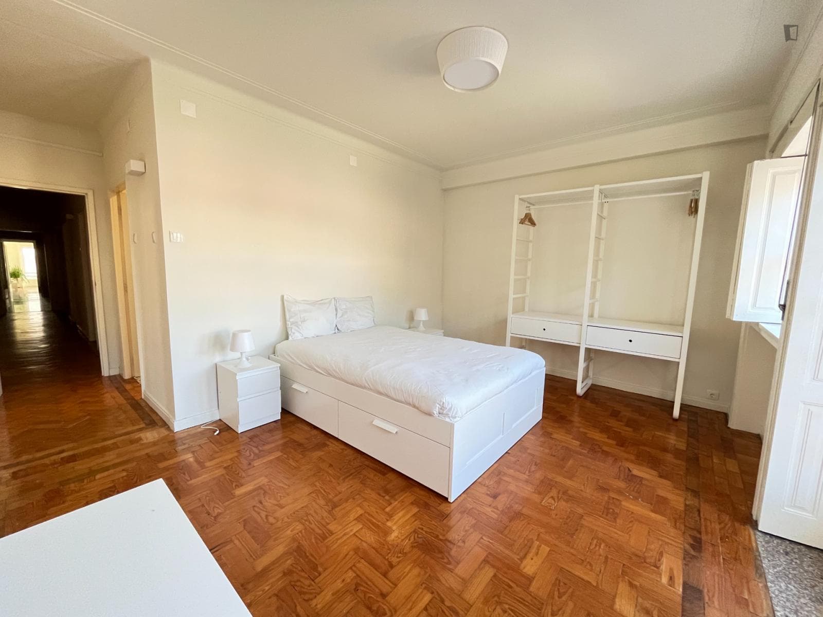Big double ensuite bedroom near Casa da Musica metro station photo 1
