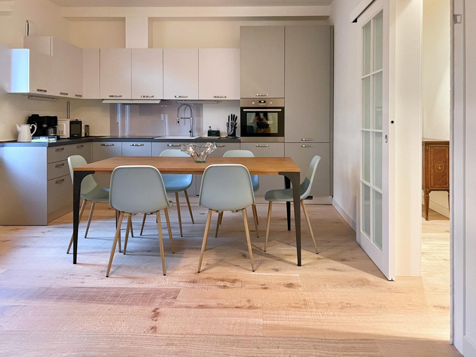 Splendid 2-bedroom apartment in the heart of downtown photo 1