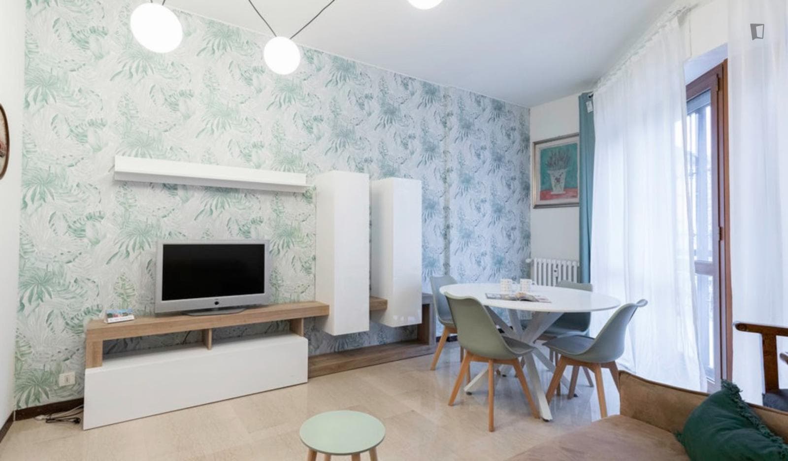 Elegant 1-bedroom apartment with balcony close to the University of Milano-Bicocca photo 1