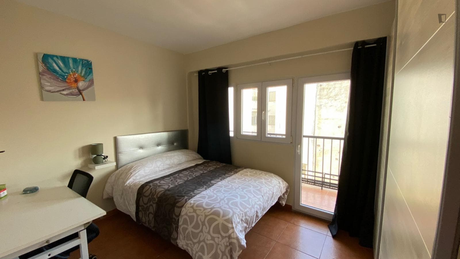 Private Terrace. Renovate Flat. All Included. Cleaning included. Only Students photo 1