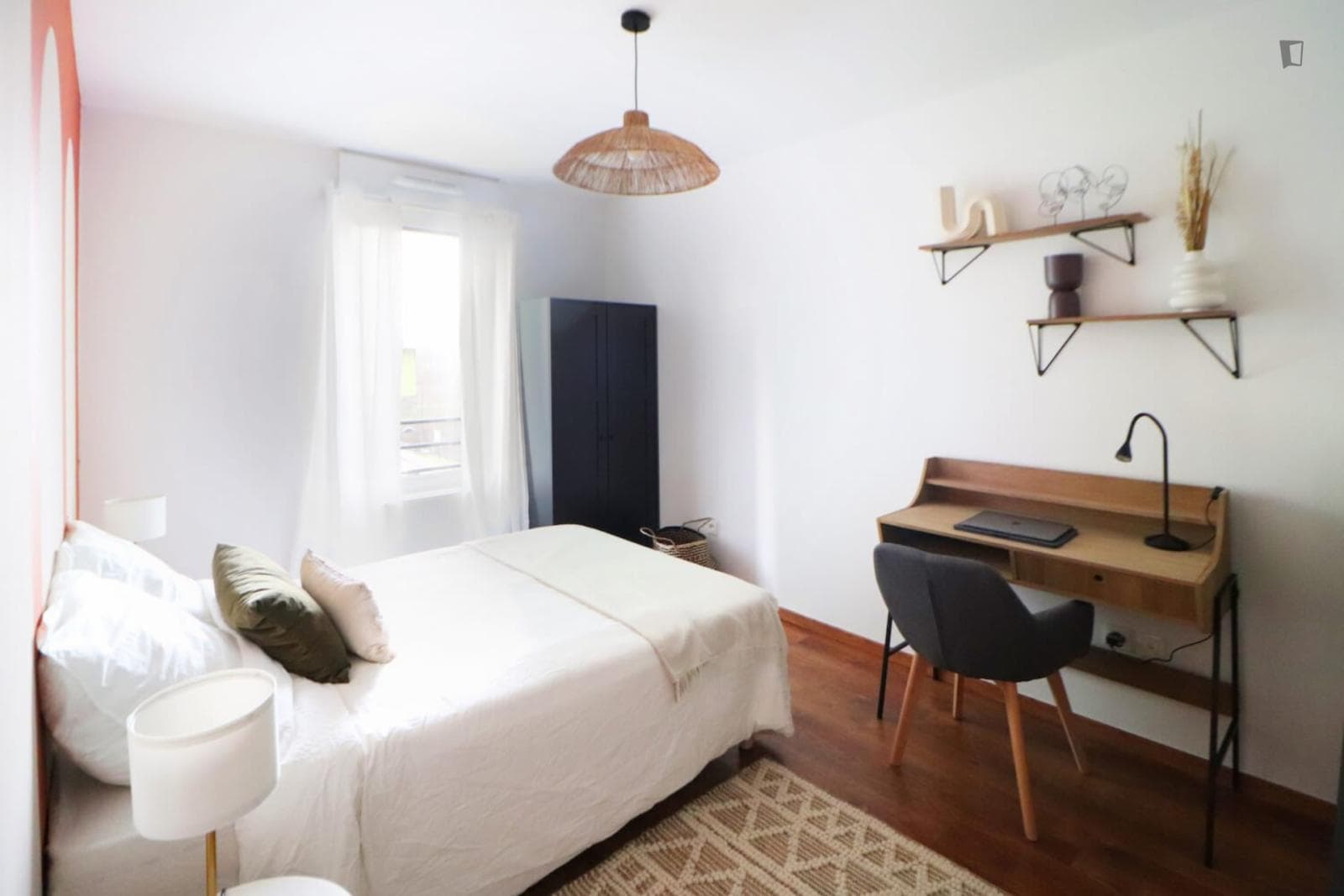 Elegant double bedroom in a 4-bedroom apartment, close to the University of Lille photo 1