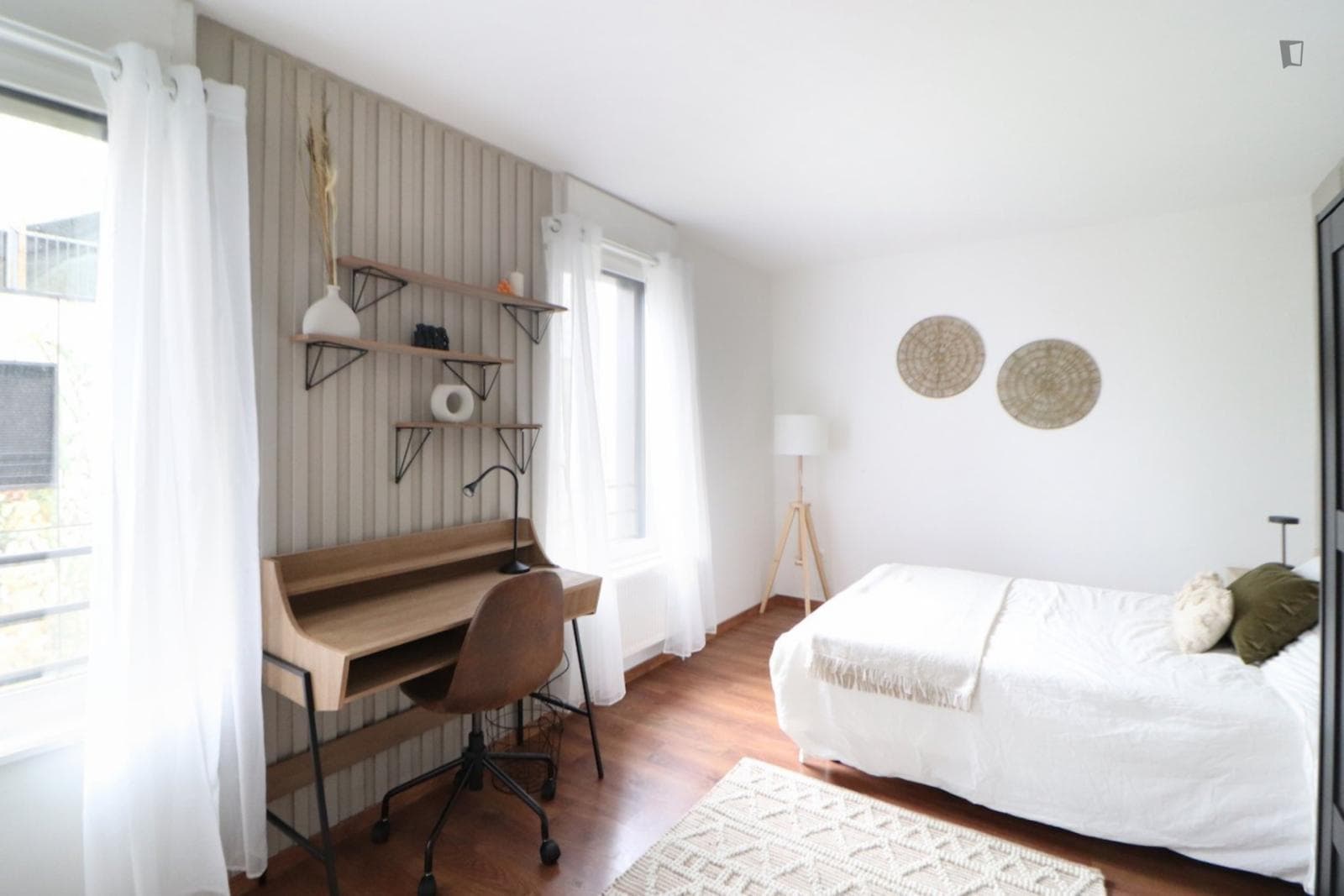 Great double bedroom in a 6-bedroom apartment, close to Crous Lille Nord-Pas-de-Calais photo 1