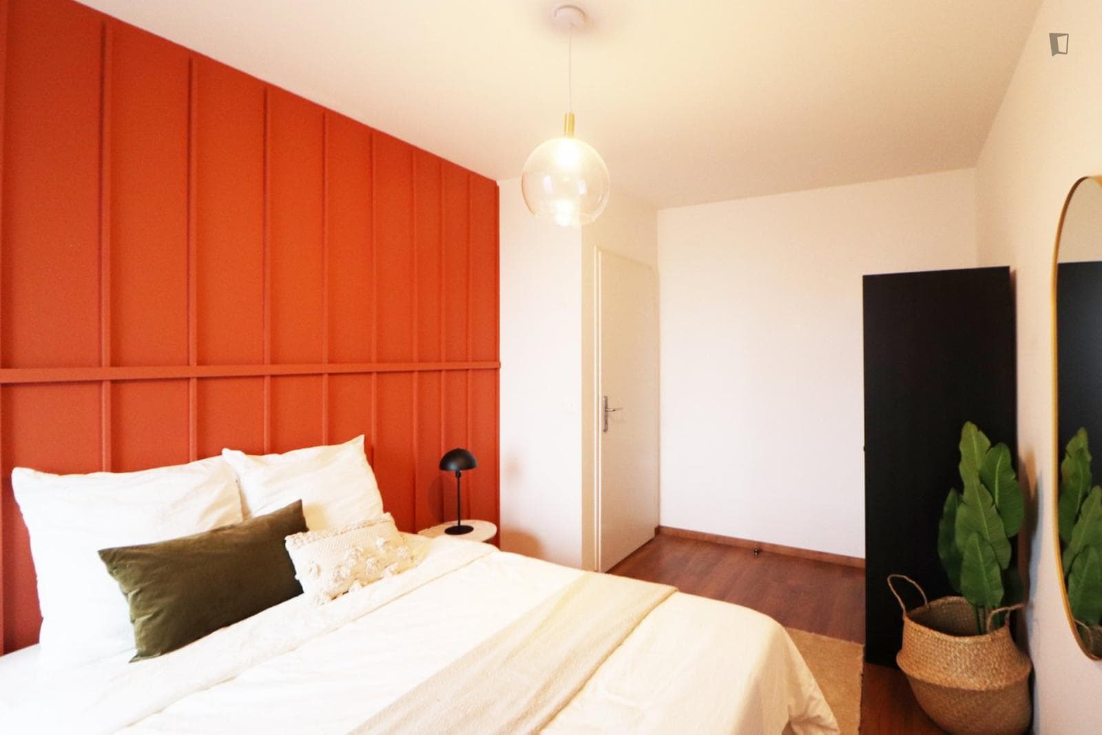 Lovely double bedroom in a 6-bedroom apartment, not far from Lille Catholic University  photo 1