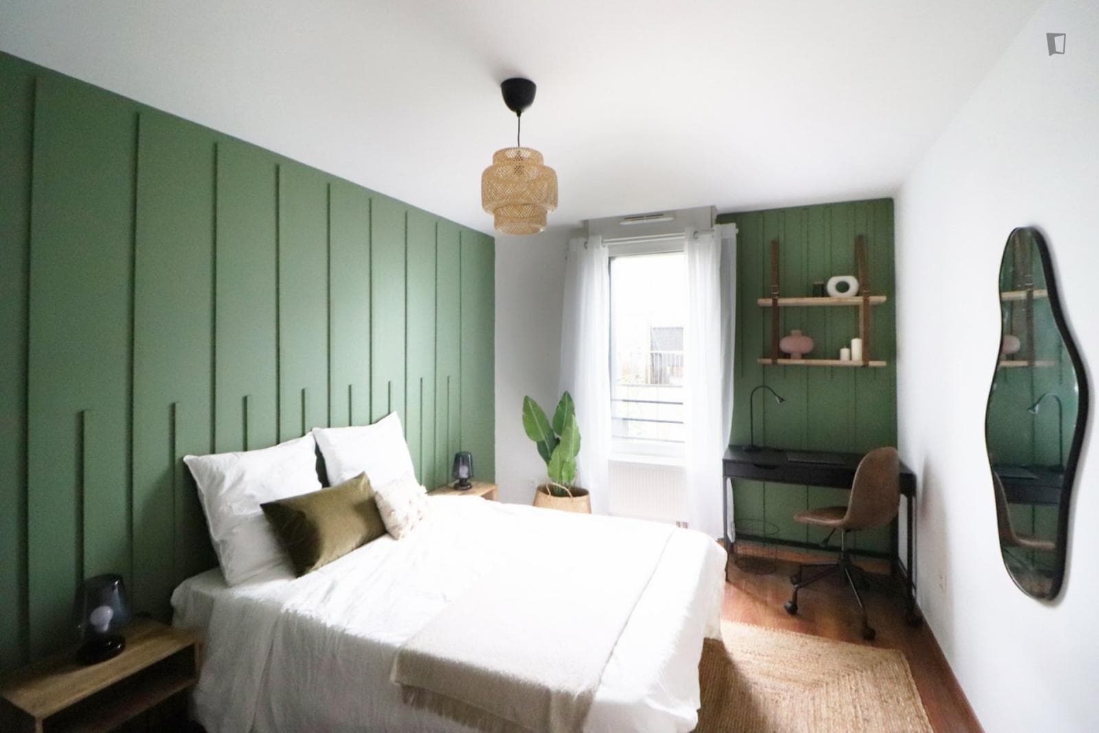 Cool double bedroom in a 6-bedroom apartment, close to Sciences Po Lille photo 1