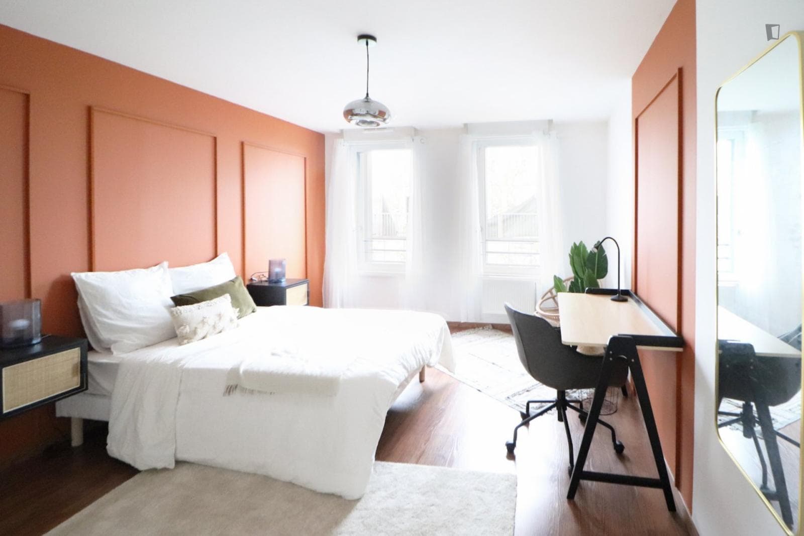 Cosy double bedroom in a 6-bedroom apartment, near Lille Grand Palais metro photo 1
