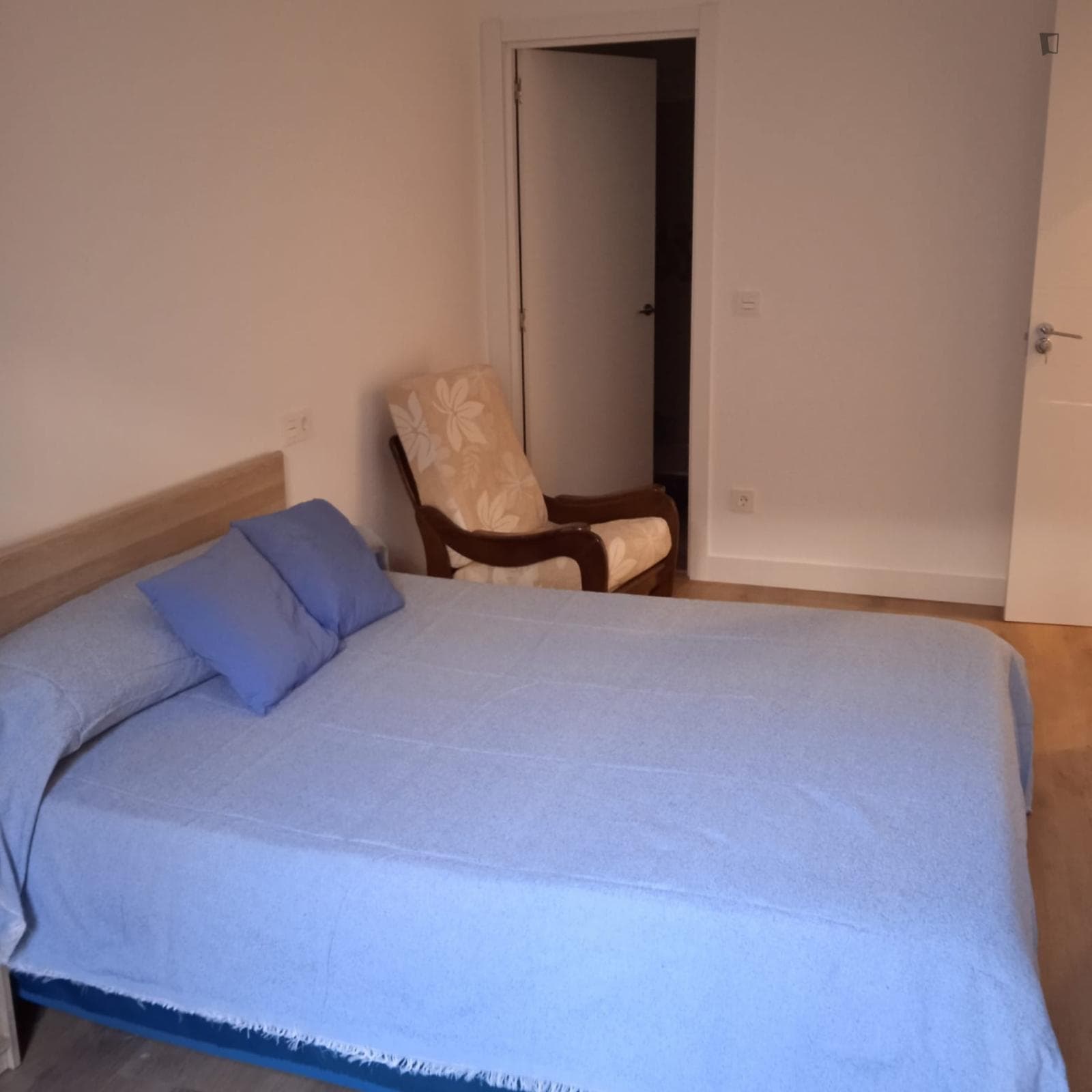 Stunning double bedroom in Atxuri photo 1