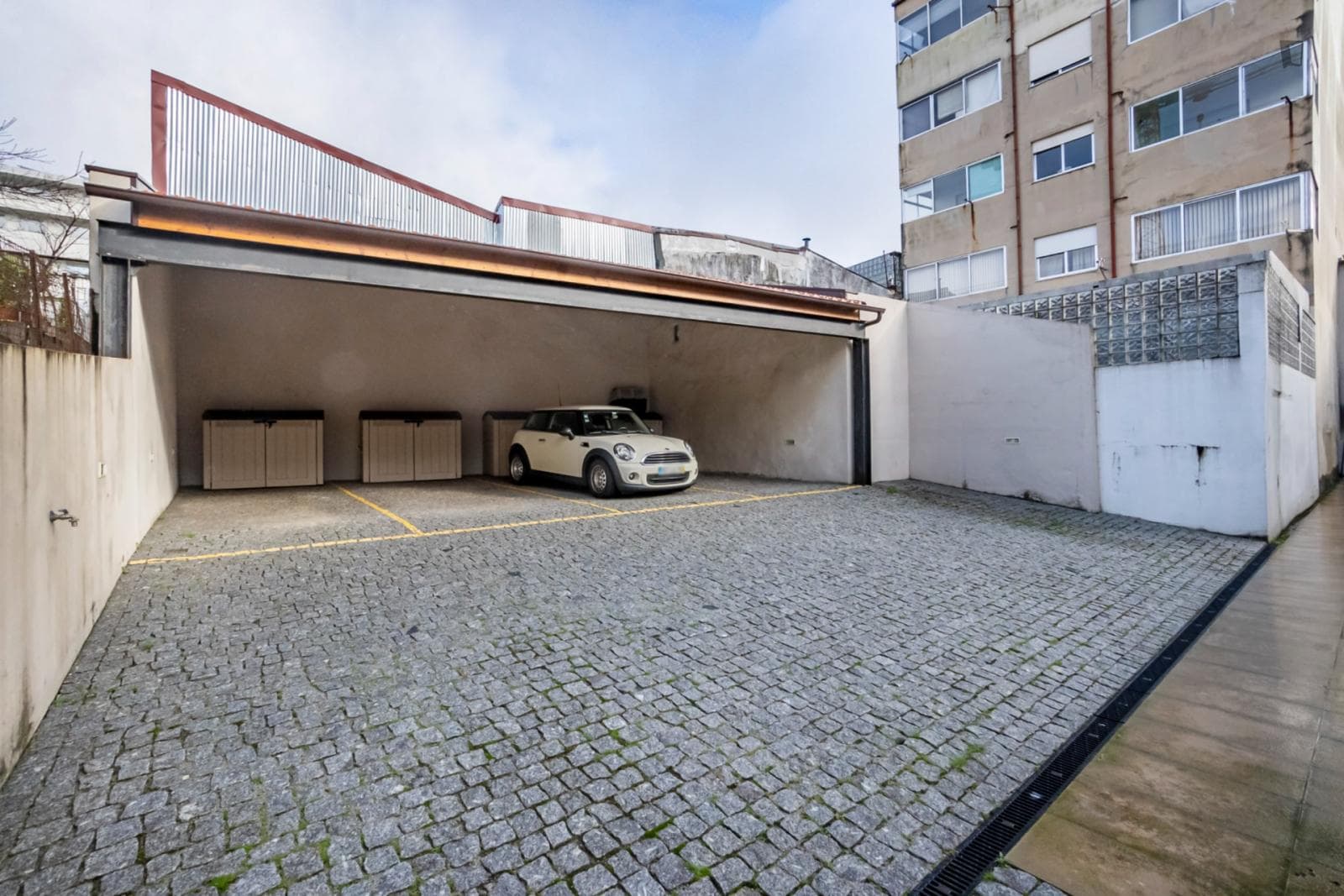 Property photo thumbnail