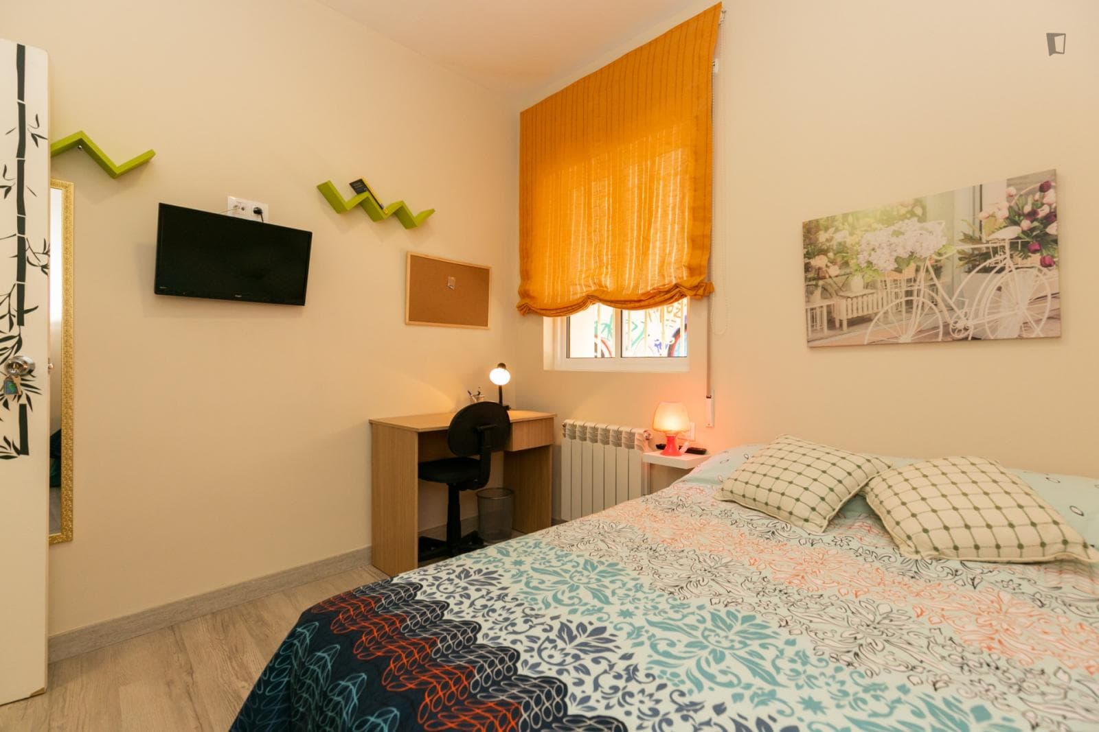City Center. 5 minutes cathedral. All Included. Cleaning included. Only Students photo 1