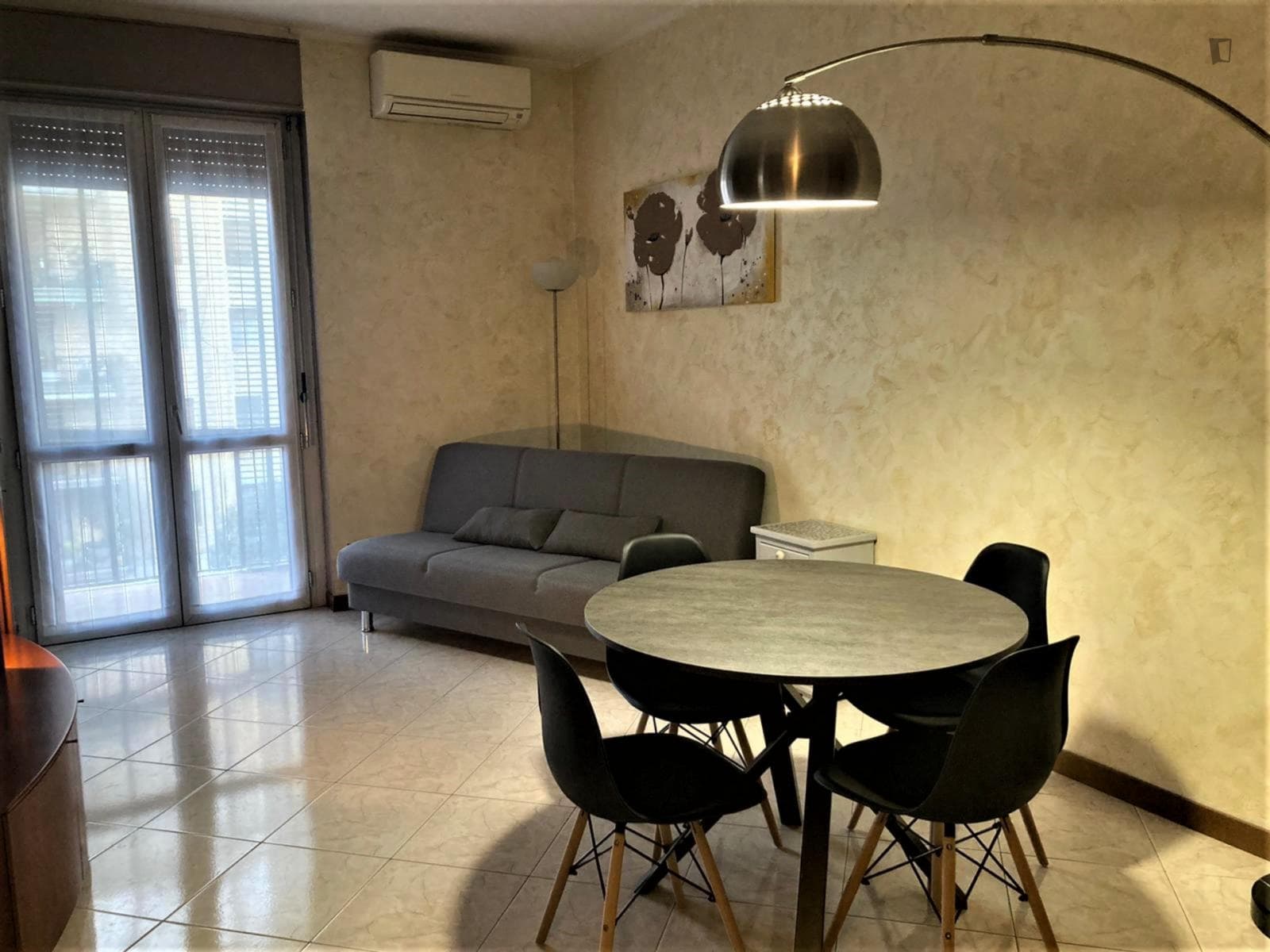 Pretty 1-bedroom apartment in Lorenteggio photo 1