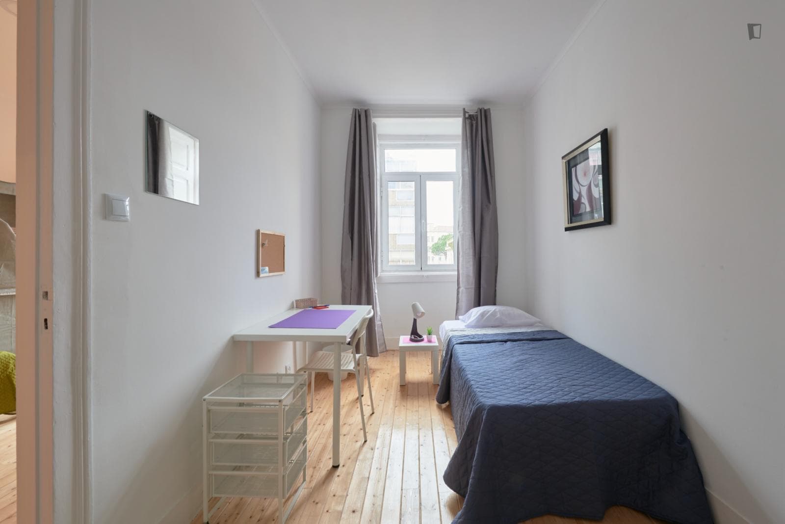 Cool bedroom in a 9-Bedroom apartment, near Academia Militar photo 1