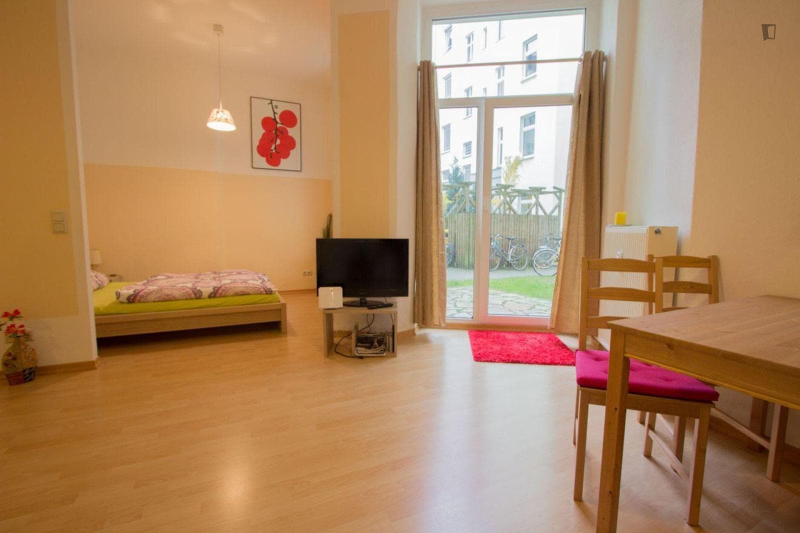 Cosy studio close to Landsberger Allee train station photo 1