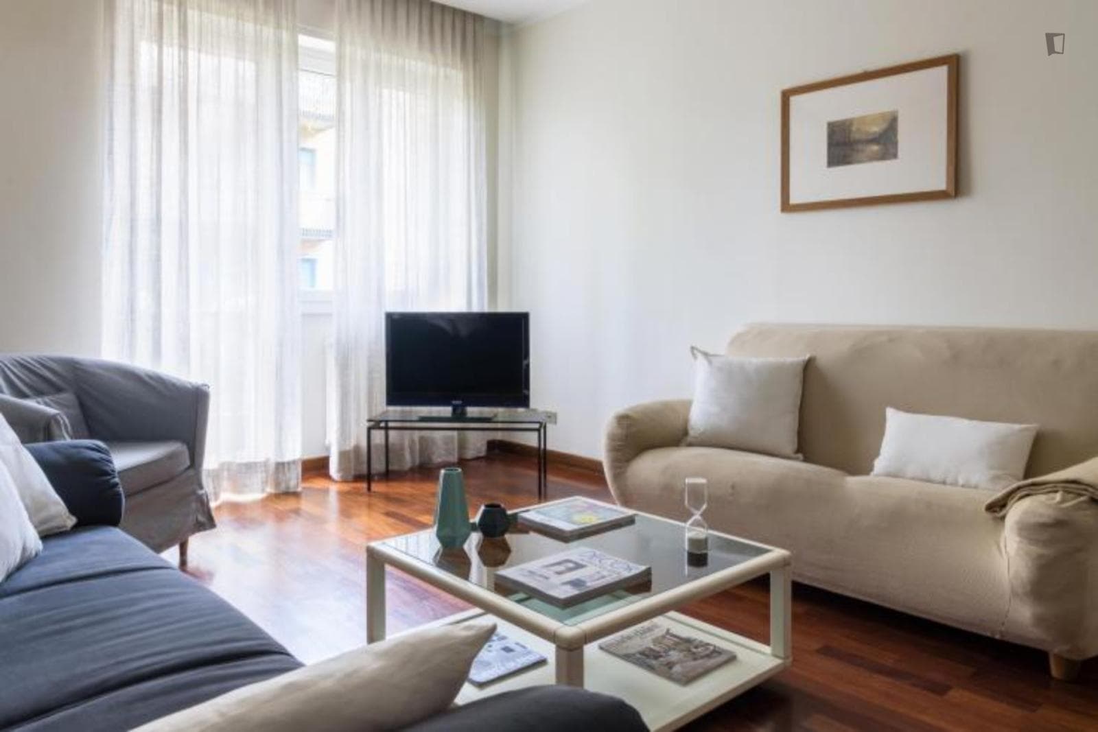 Welcoming 2-bedroom apartment close to Milano Dateo train station photo 1