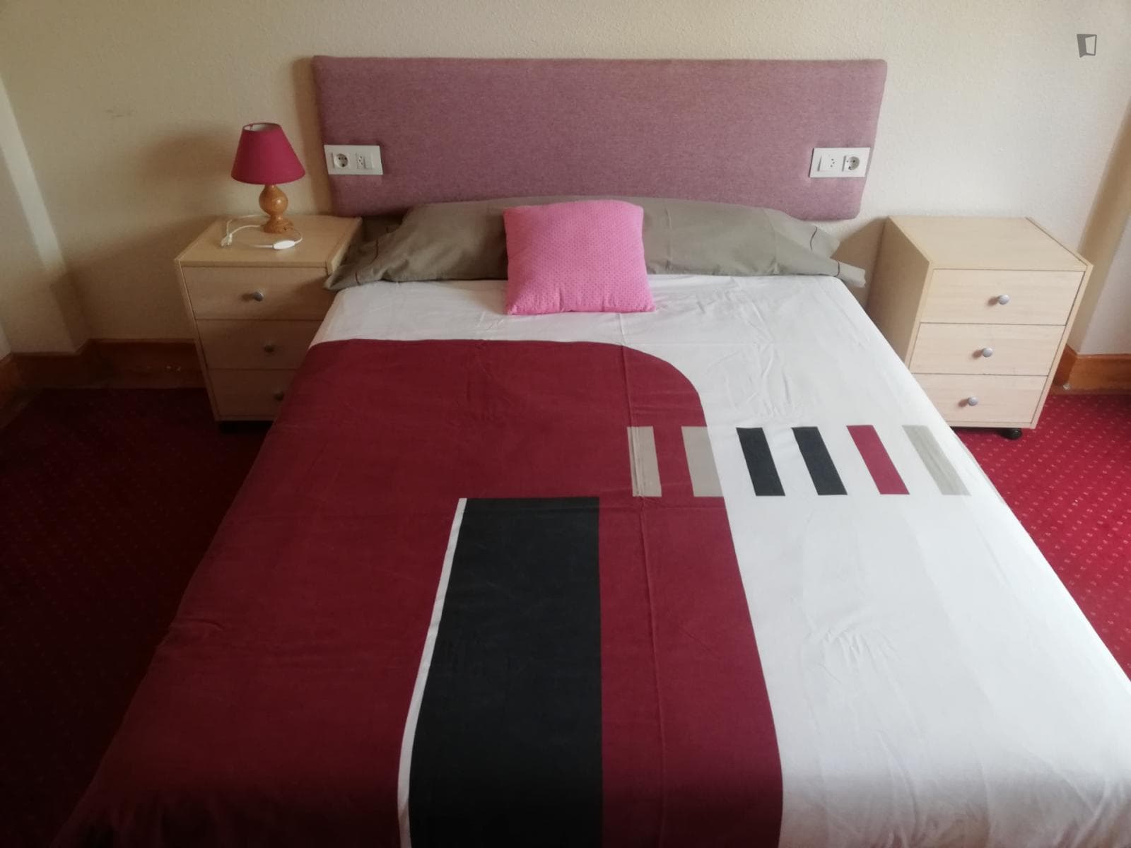Homely double bedroom near the Vialia Vigo shopping centre photo 1