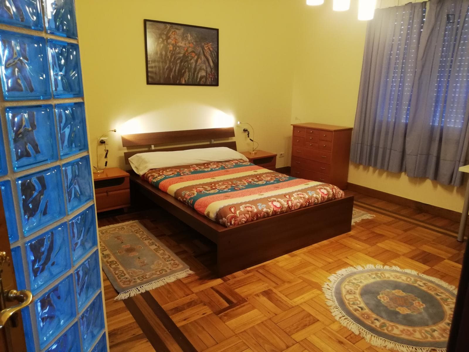 Welcoming double ensuite bedroom in Santiago de Vigo photo 1
