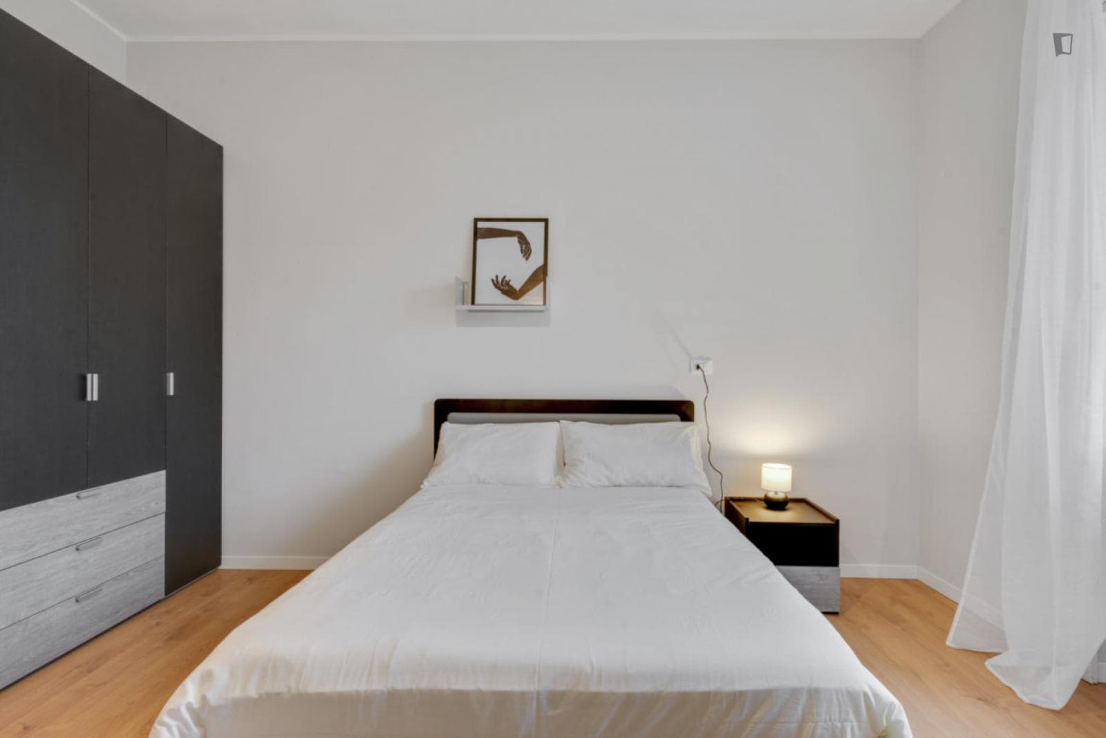 Modern double bedroom in San Vittore neighbourhood photo 1