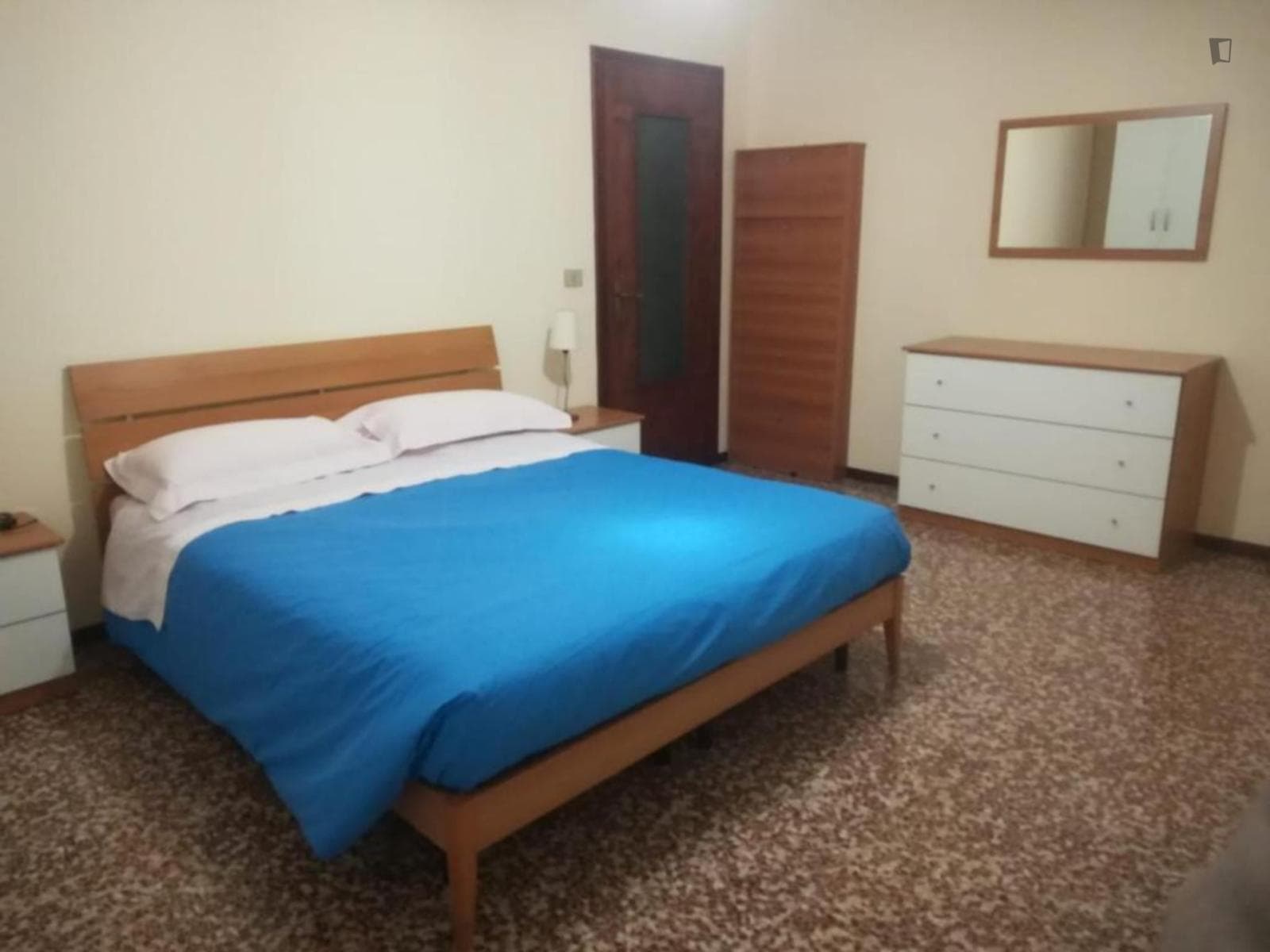Comfy 2 bedroom apartment close to Palazzo Ducale photo 1
