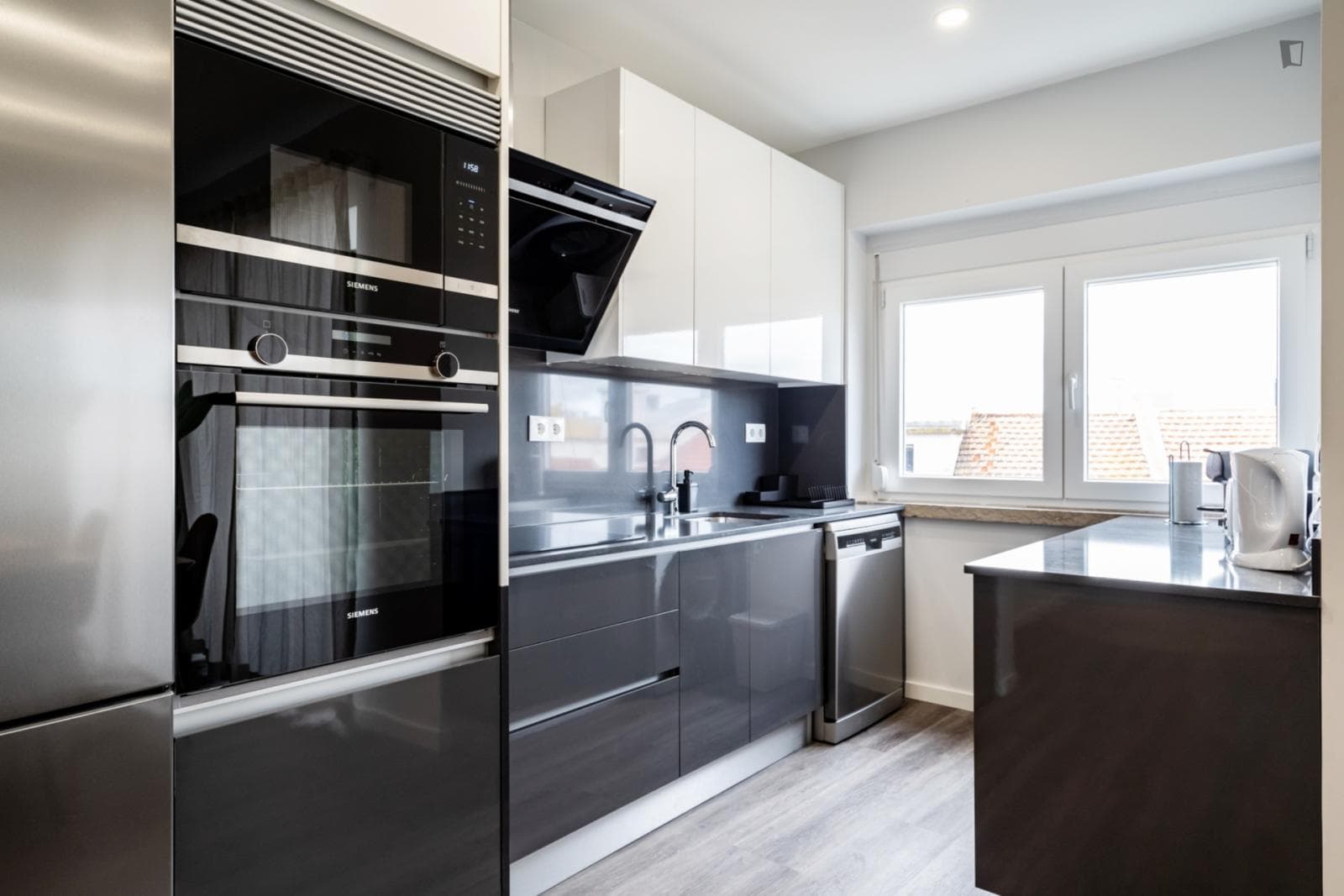 Tasteful 2-bedroom apartment in Arroios photo 1