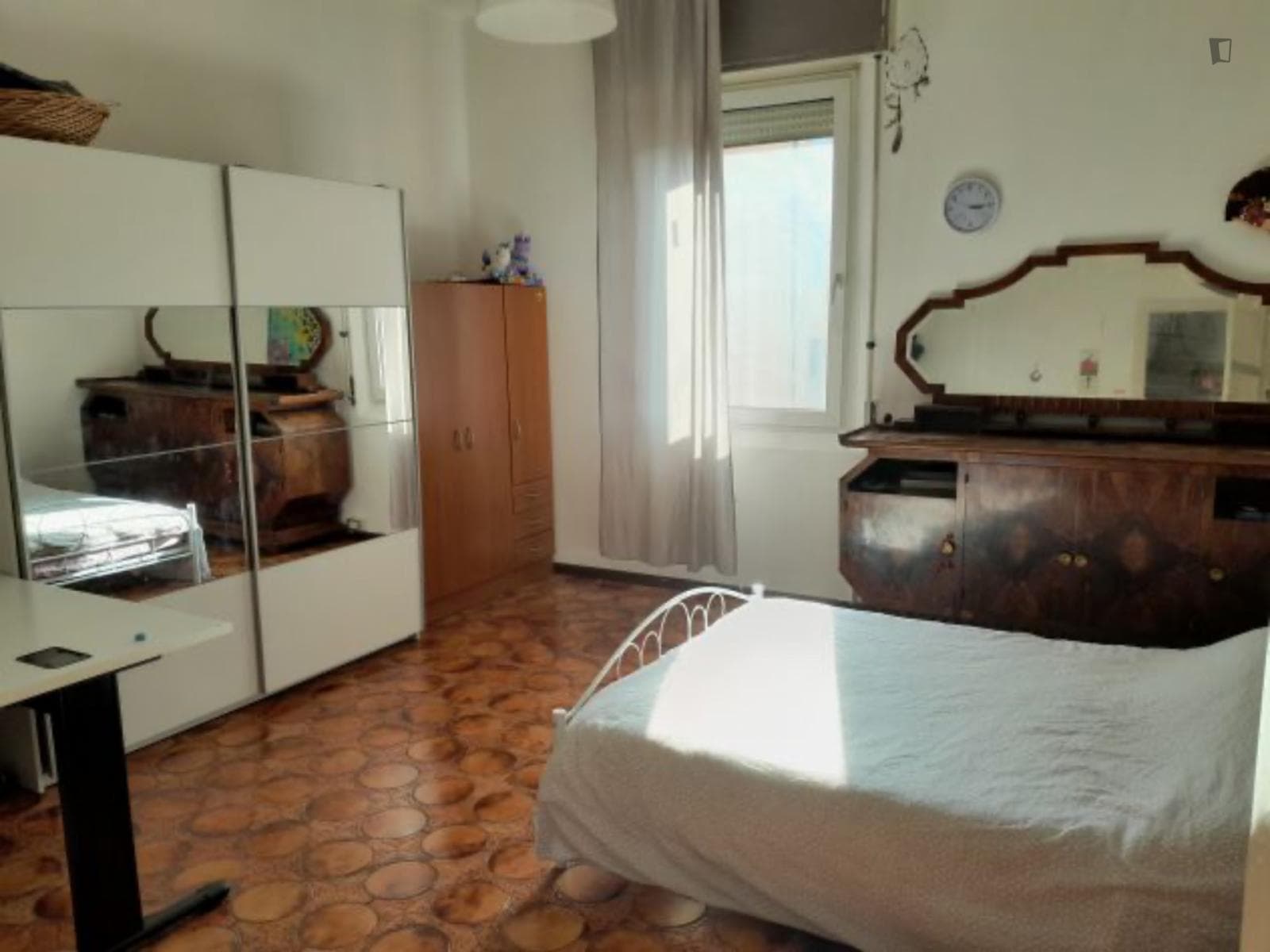 Bright Double Bedroom In Bologna Near Central Station And Via Indipendenza photo 1