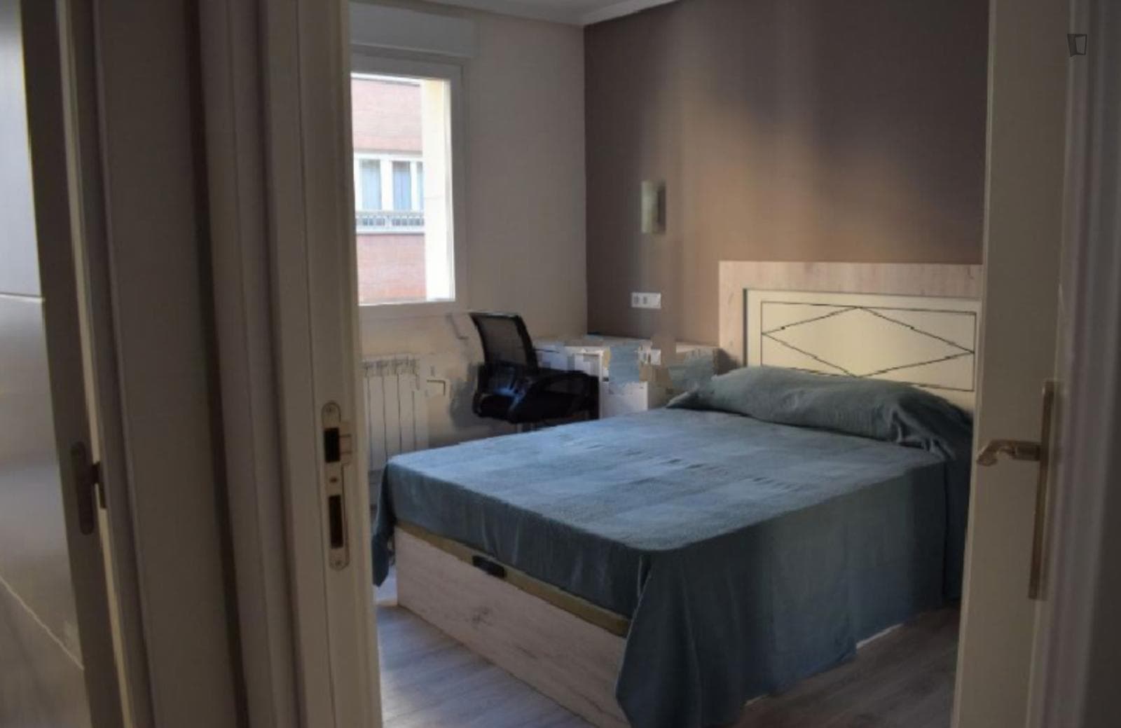SINGLE BEDROOM AT A HOSTEL FOR YOUNG PEOPLE photo 1