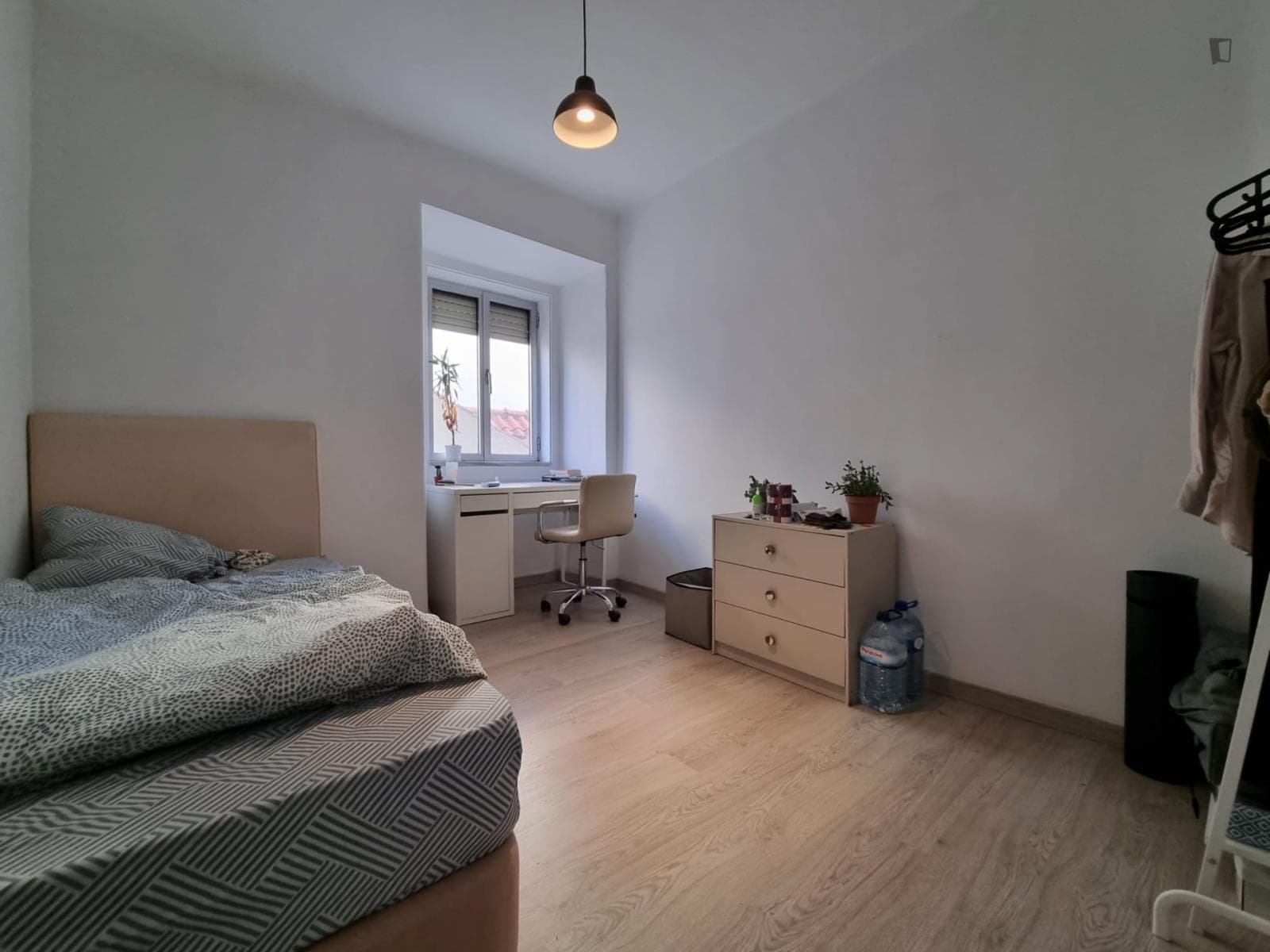 Comfortable single bedroom near the Alcântara-Terra train station photo 1