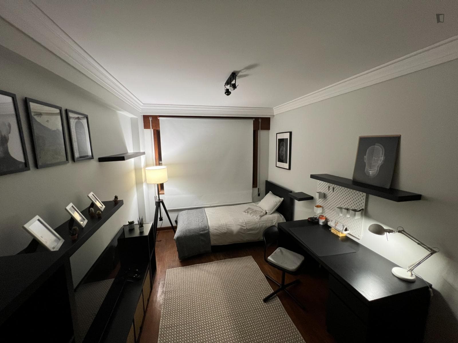 Nice single bedroom, with a private bathroom, in a 2-bedroom flat photo 1
