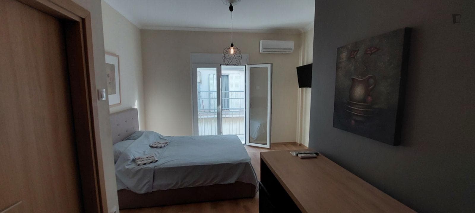 Luxury studio close to University of Economics and Businesses  in Athens photo 1