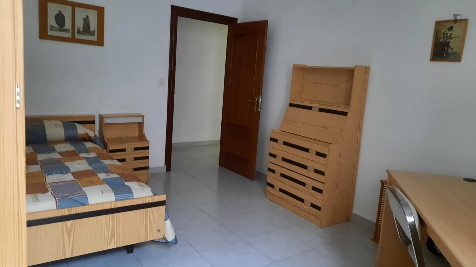 Snug single bedroom near Salamanca Central Market photo 1