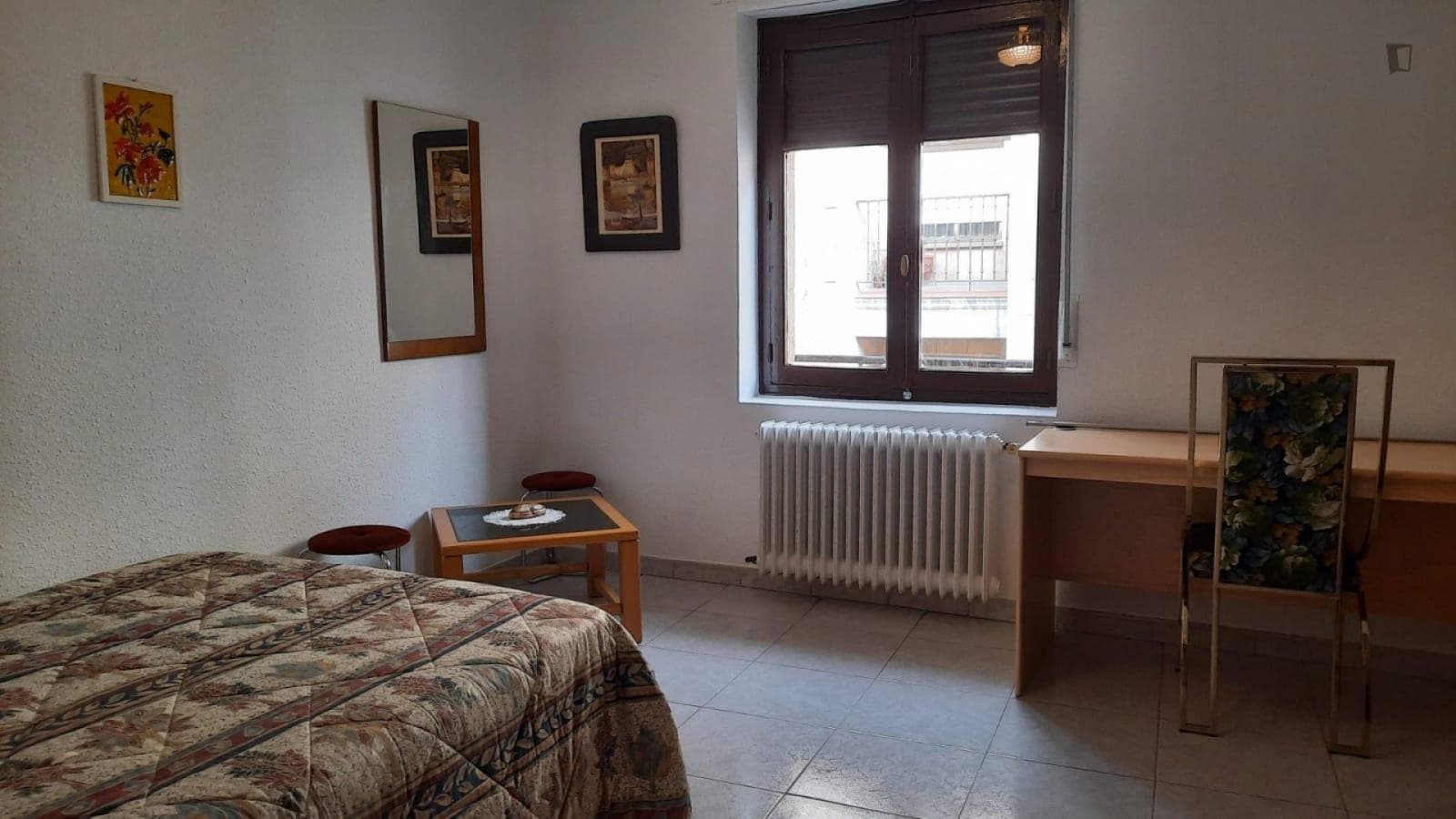 Attractive single bedroom in proximity to Catedral de Salamanca photo 1