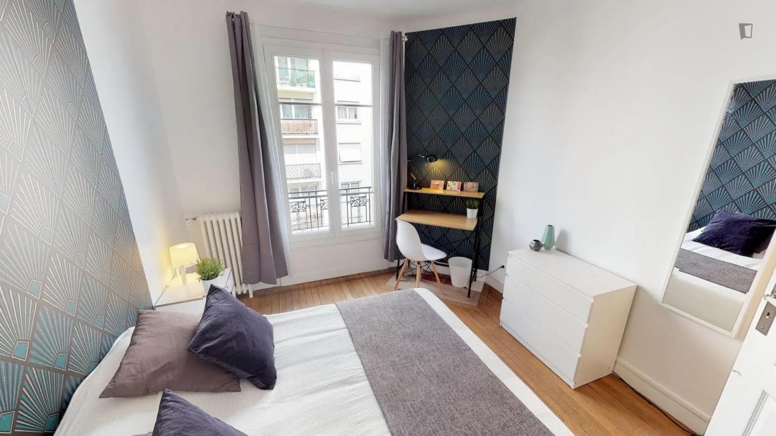 Bright and beautiful double bedroom in Courbevoie photo 1