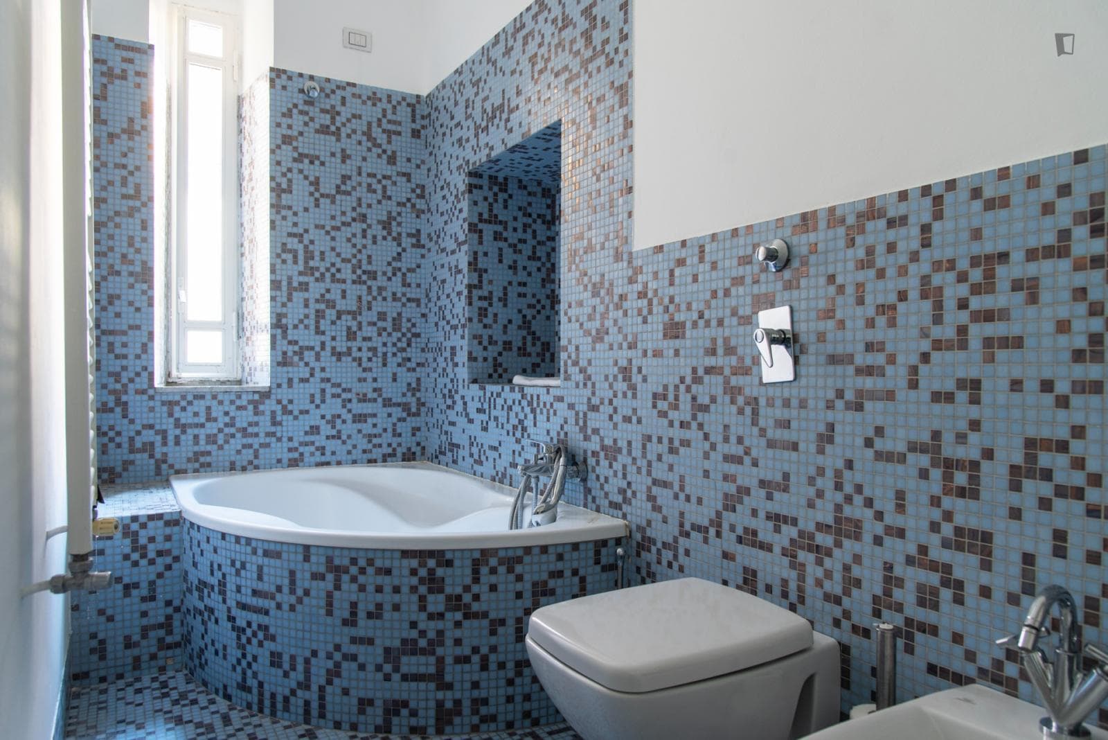 Tasteful two-bedroom apartment near Università Cattolica photo 1