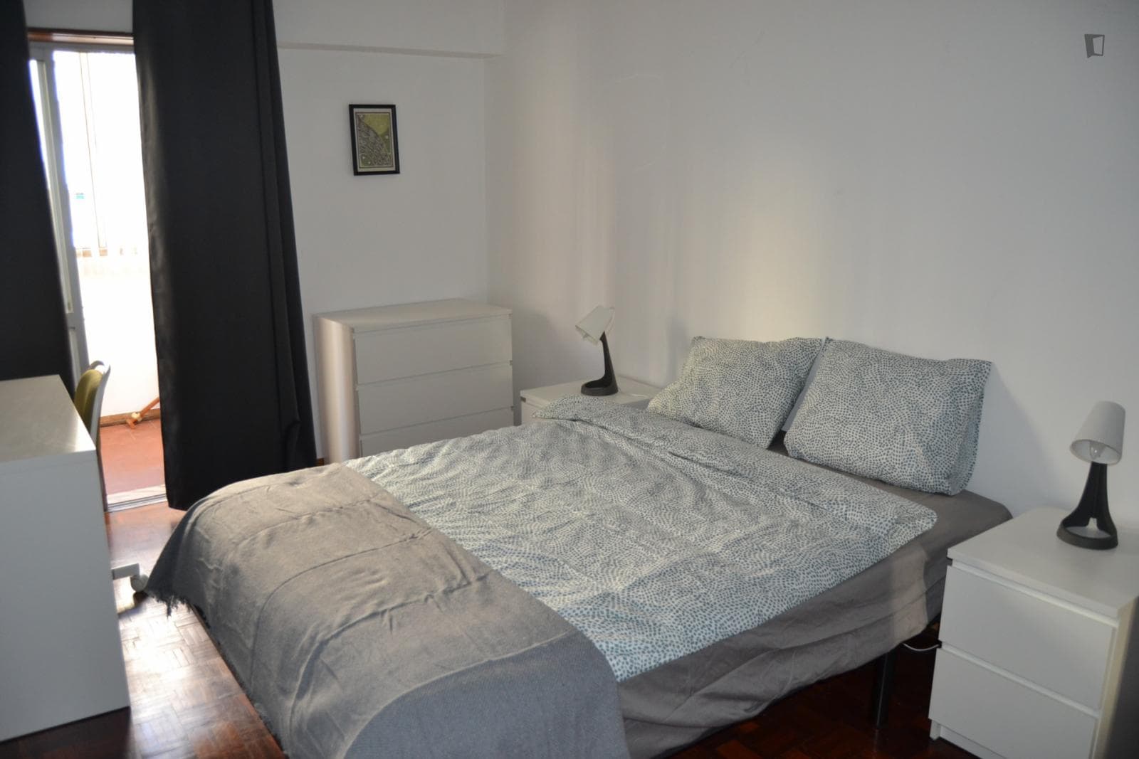 Room 1 - Comfy double bedroom near Portas de Benfica photo 1