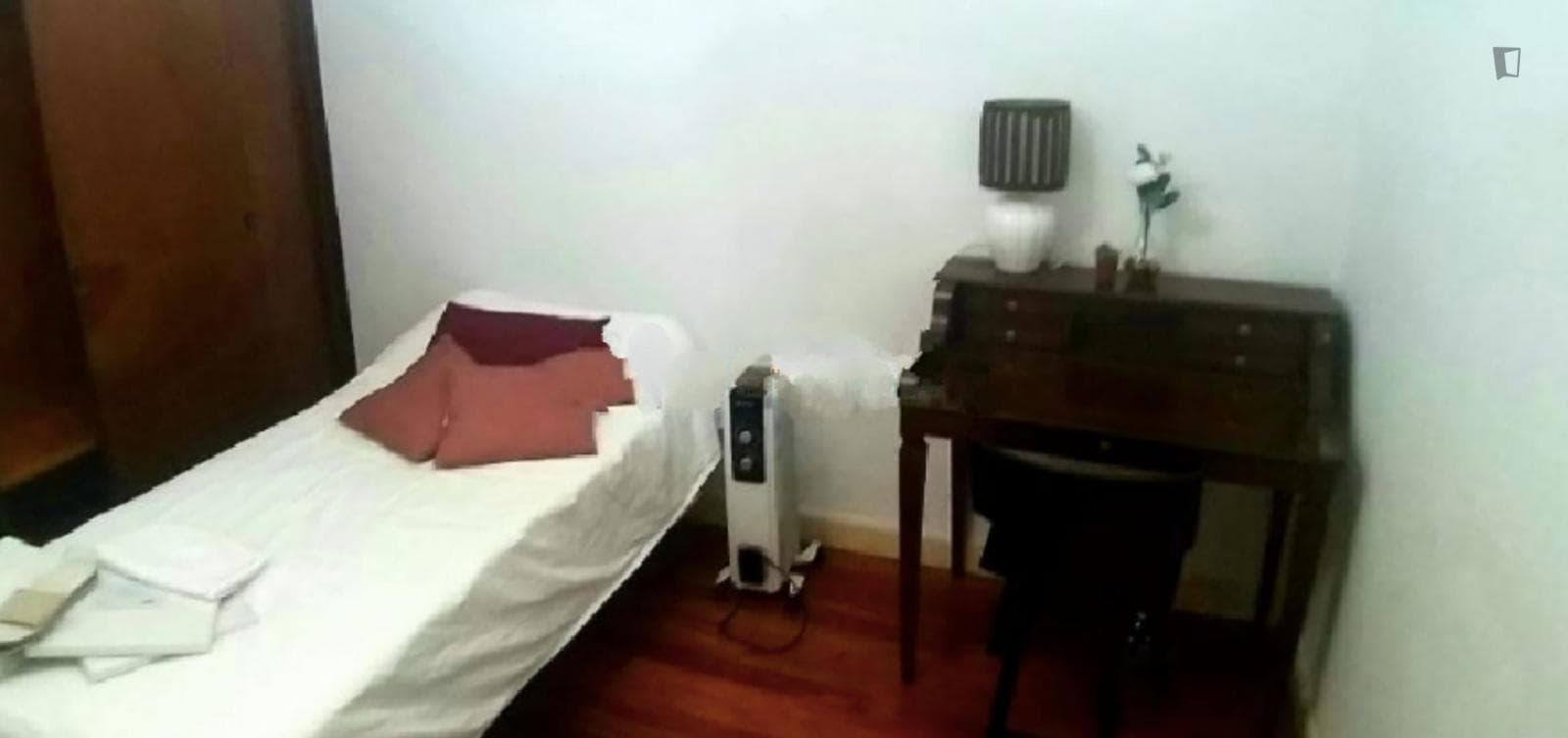 Homely single bedroom near the Zabalburu train station photo 1