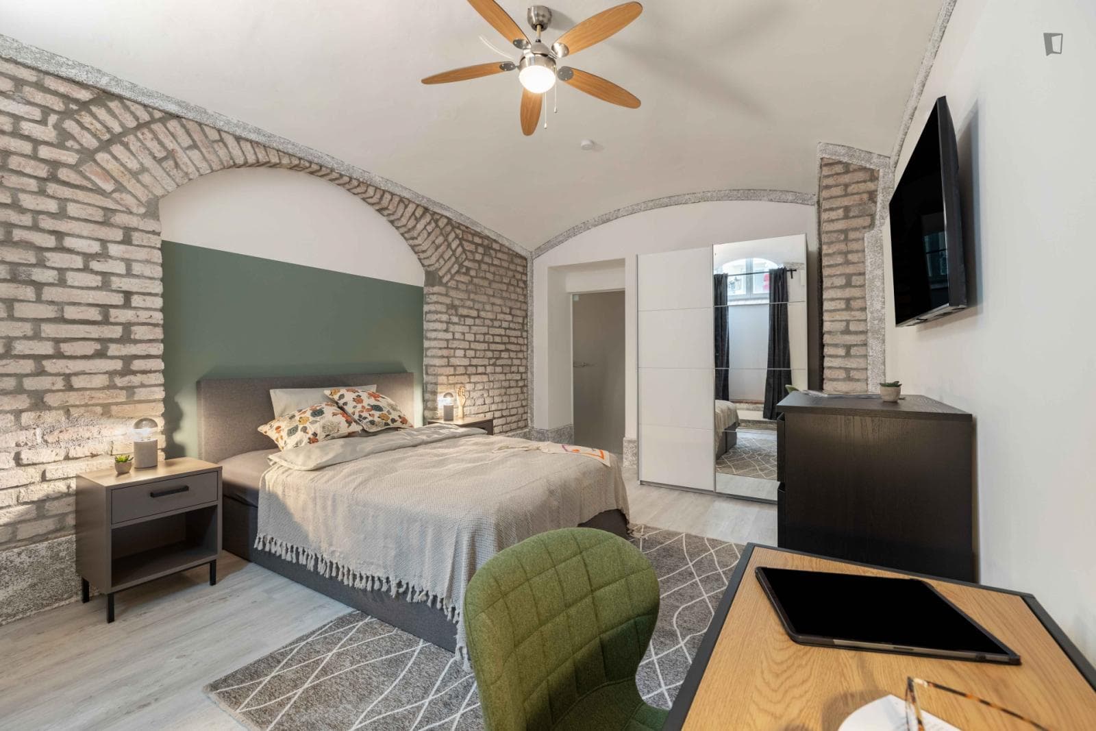 Delightful single bedroom in a student flat, in Obergiesing-Fasangarten photo 1