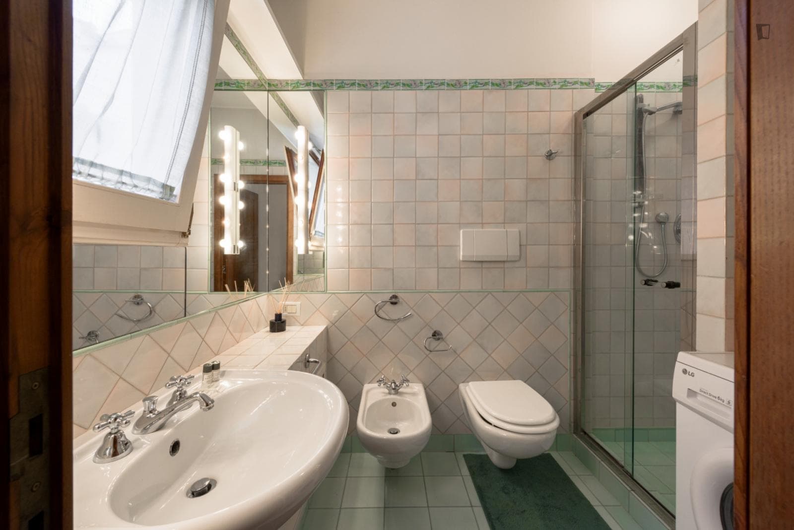 Pleasant 2-bedroom apartment in the district of San Frediano photo 1