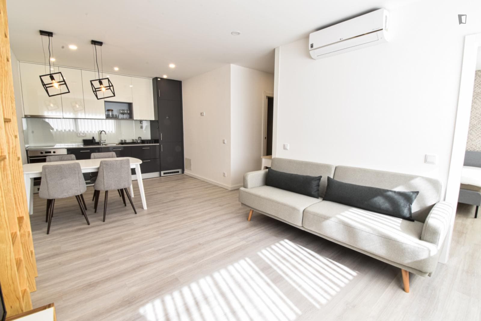 Lovely 1-bedroom flat in Penedo da Saudade photo 1